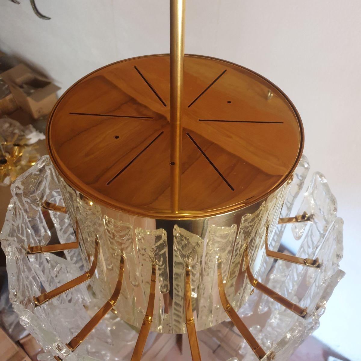 Mid-Century brass-Murano glass chandelier, Mazzega For Sale 2