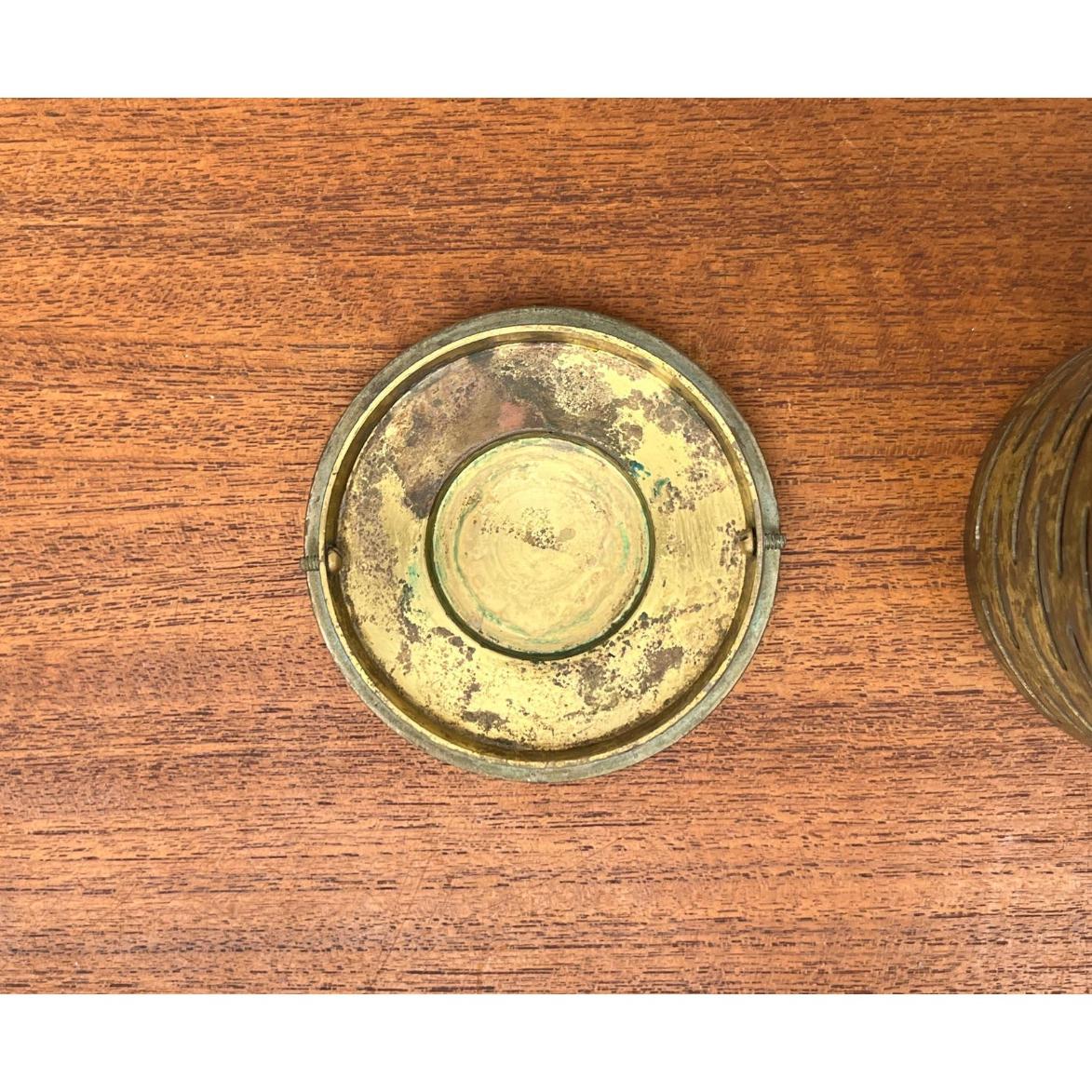 Portacandele a olio in ottone di metà secolo, anni '60 in vendita 6