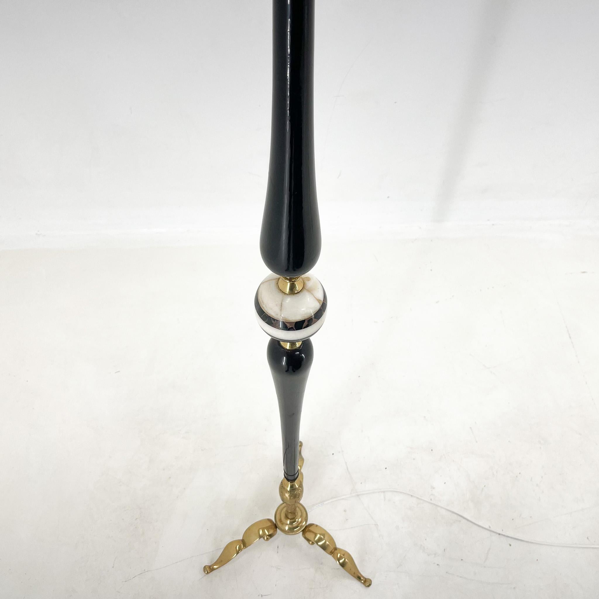 Mid-20th Century Mid-Century Brass, Onyx & Ebonized Wood Floor Lamp, Italy For Sale