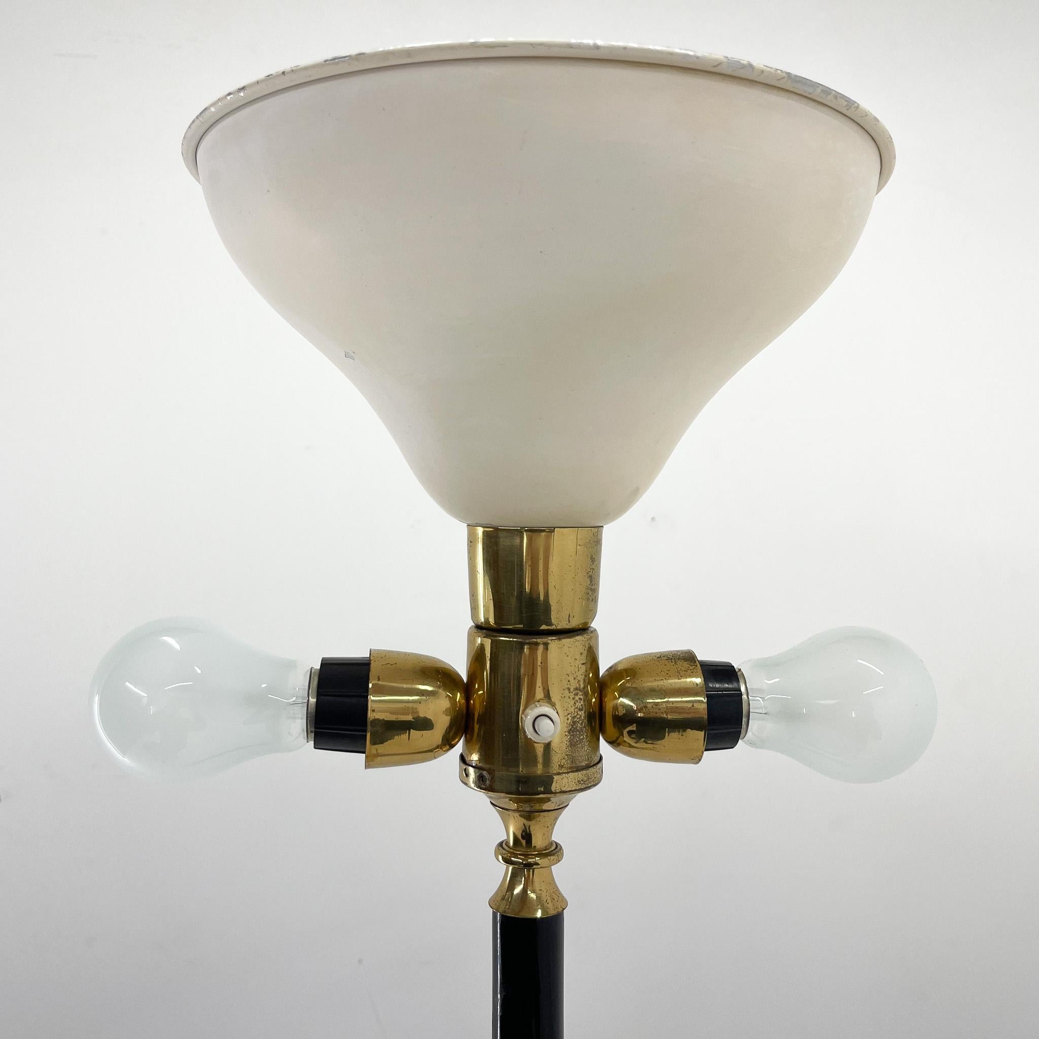 Mid-Century Brass, Onyx & Ebonized Wood Floor Lamp, Italy For Sale 2