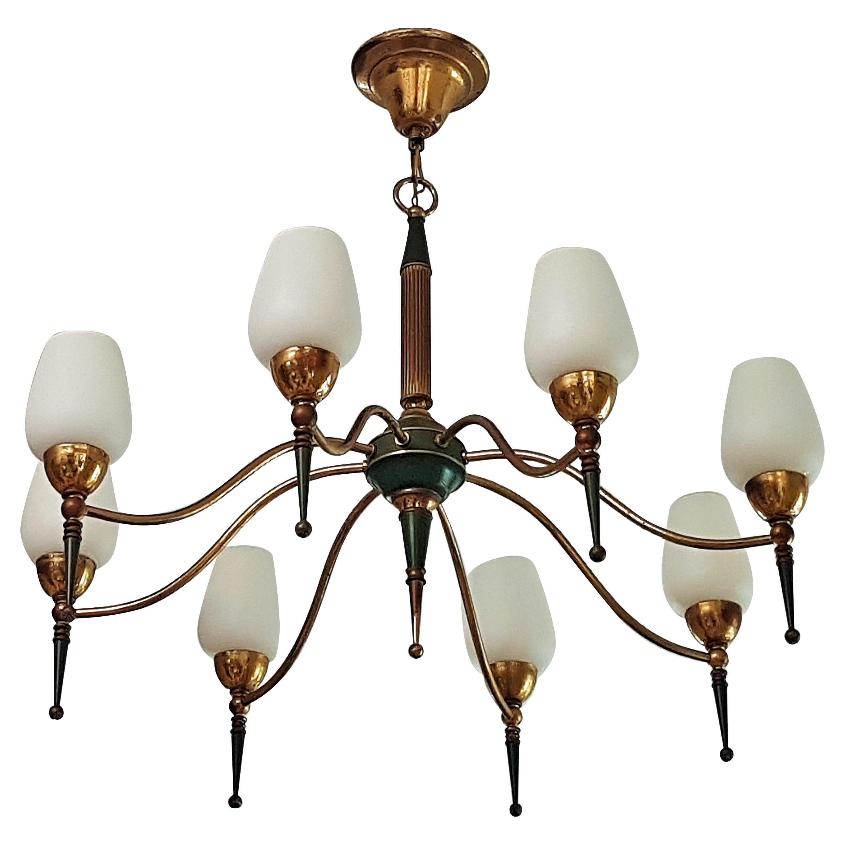 Lampadario di metà secolo in ottone e vetro opalino di Arlus, Francia, anni '50
