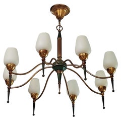 Lampadario di metà secolo in ottone e vetro opalino di Arlus, Francia, anni '50