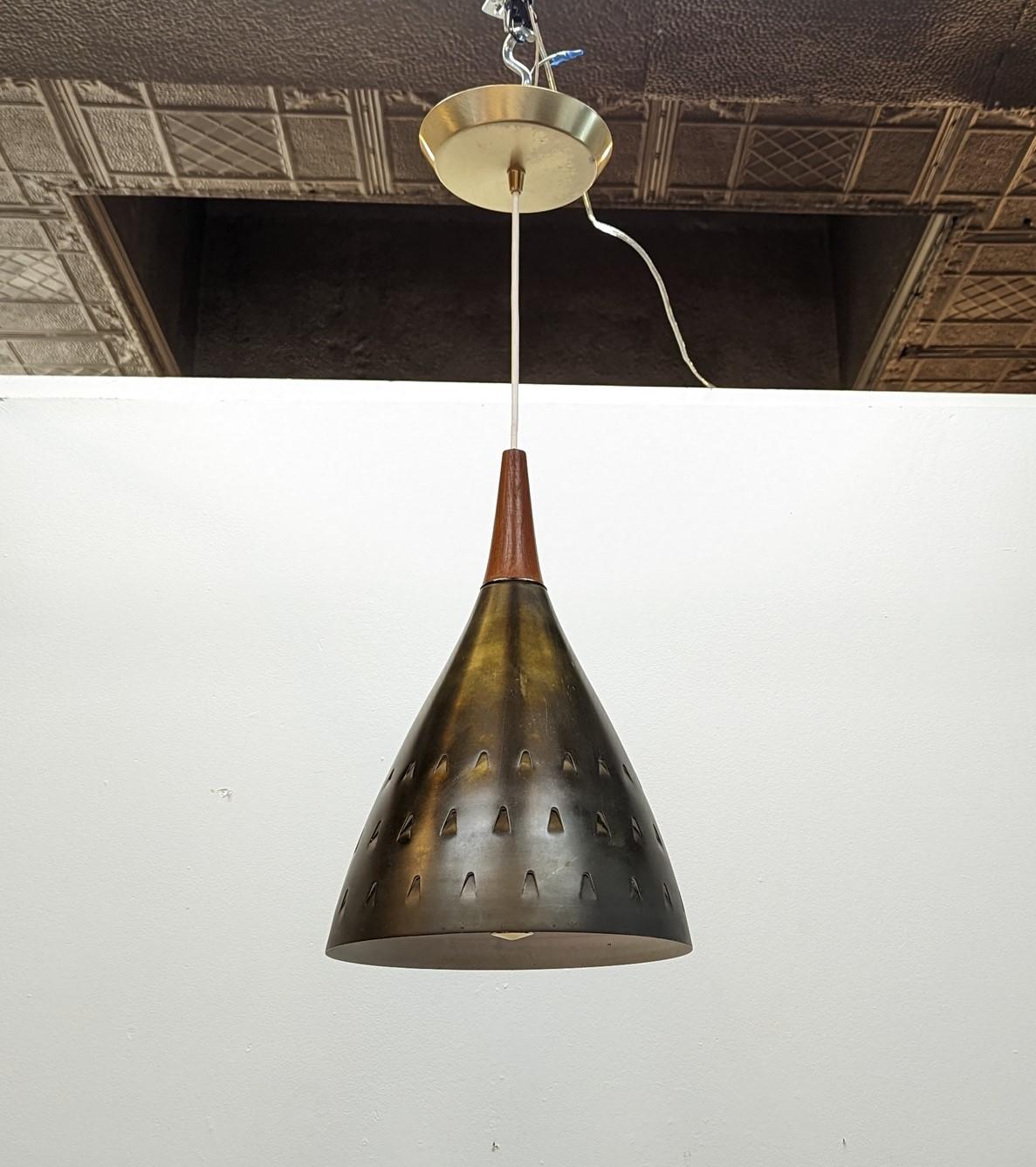 Mid Century Brass Pendant Light In Good Condition For Sale In New York, NY