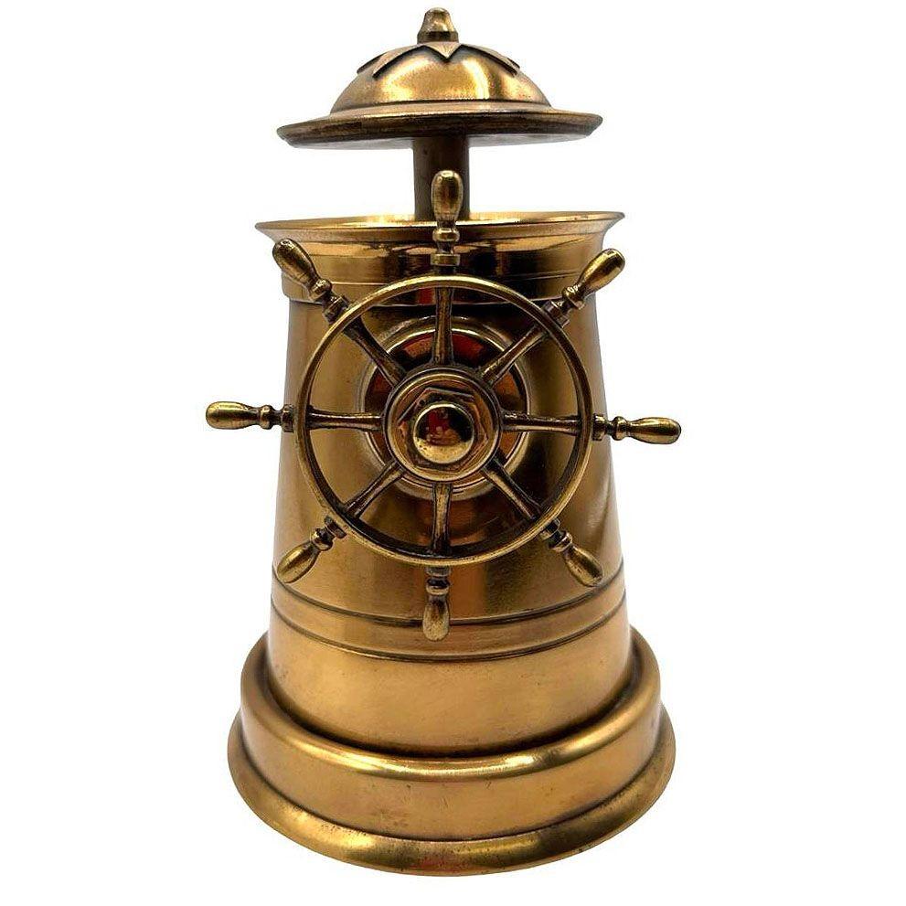 Mid-Century moderno Distributore di sigarette a comparsa in ottone del metà secolo Nautical Lighthouse Dispense con il timone della nave in vendita