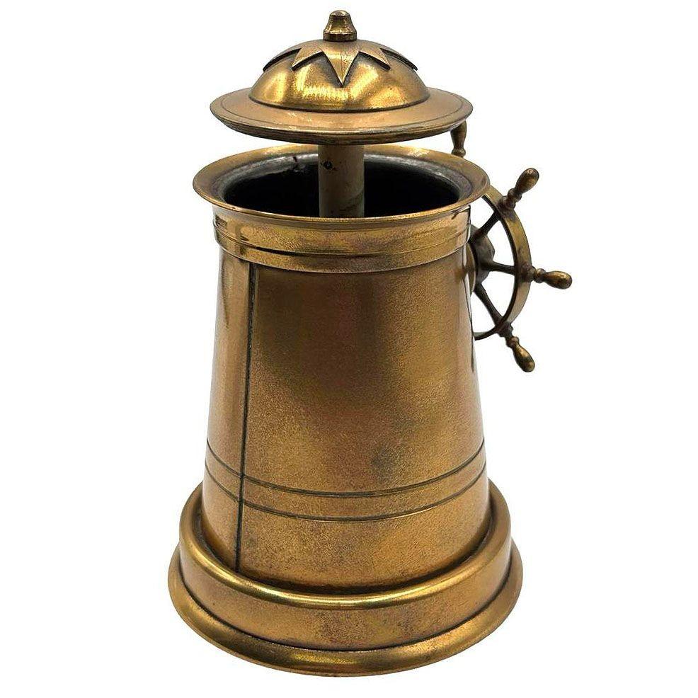 Distributore di sigarette a comparsa in ottone del metà secolo Nautical Lighthouse Dispense con il timone della nave In condizioni buone in vendita a Van Nuys, CA