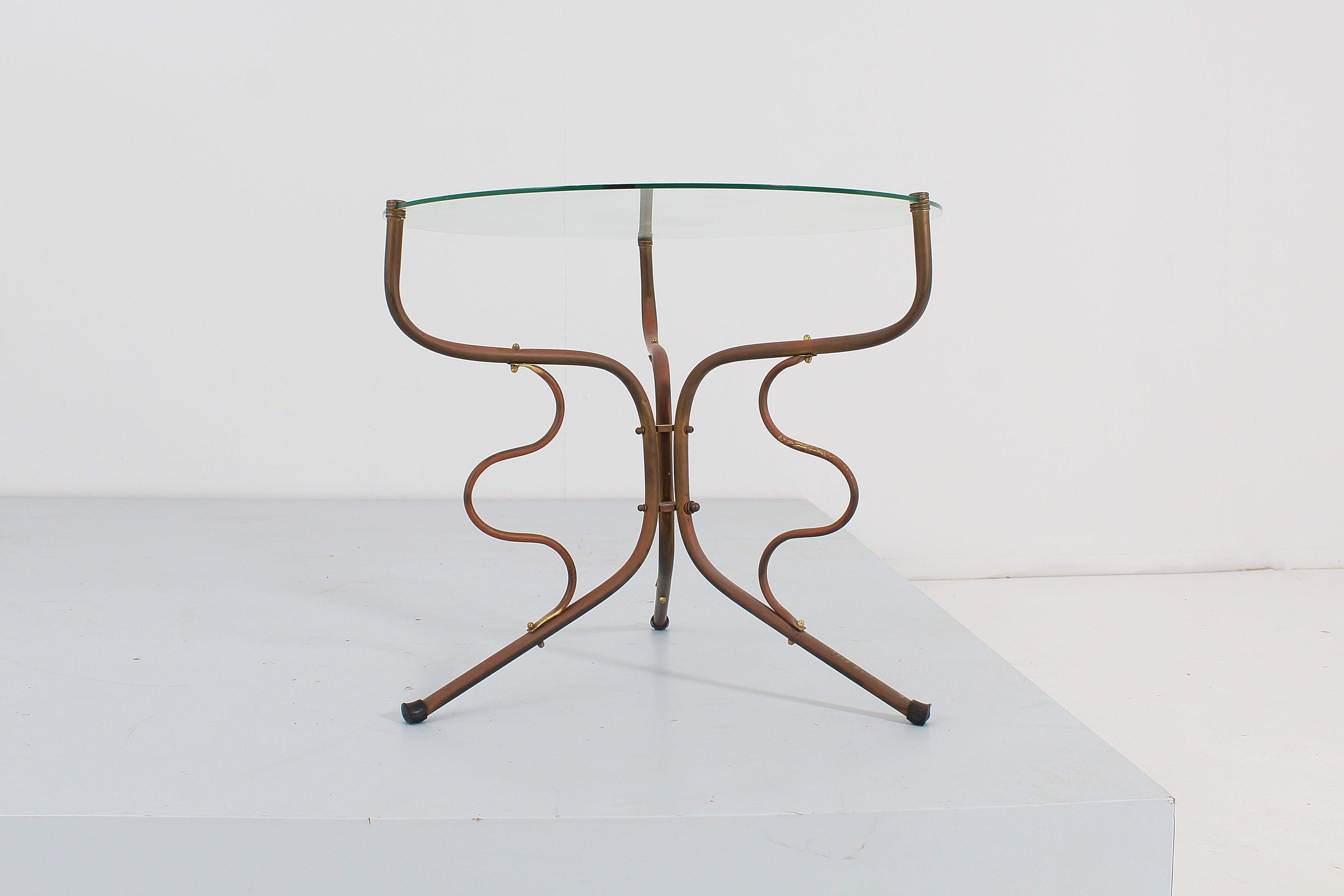 Midcentury Brass Rod and Glass Round Coffee Table Italy 1950s In Good Condition For Sale In Palermo, IT