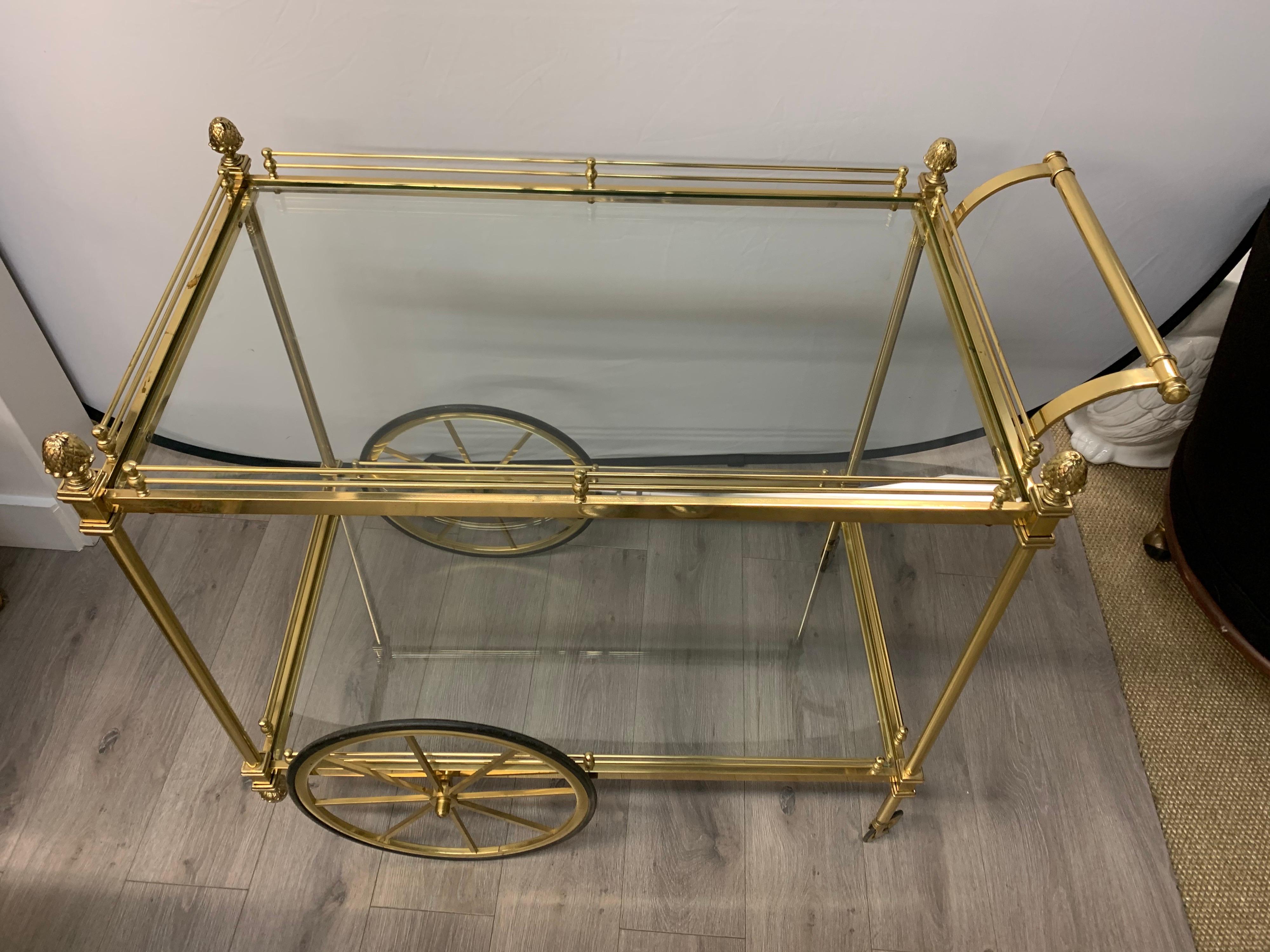 Midcentury Brass Rolling Tea Cart Bar Cart with Glass Shelves In Good Condition In West Hartford, CT