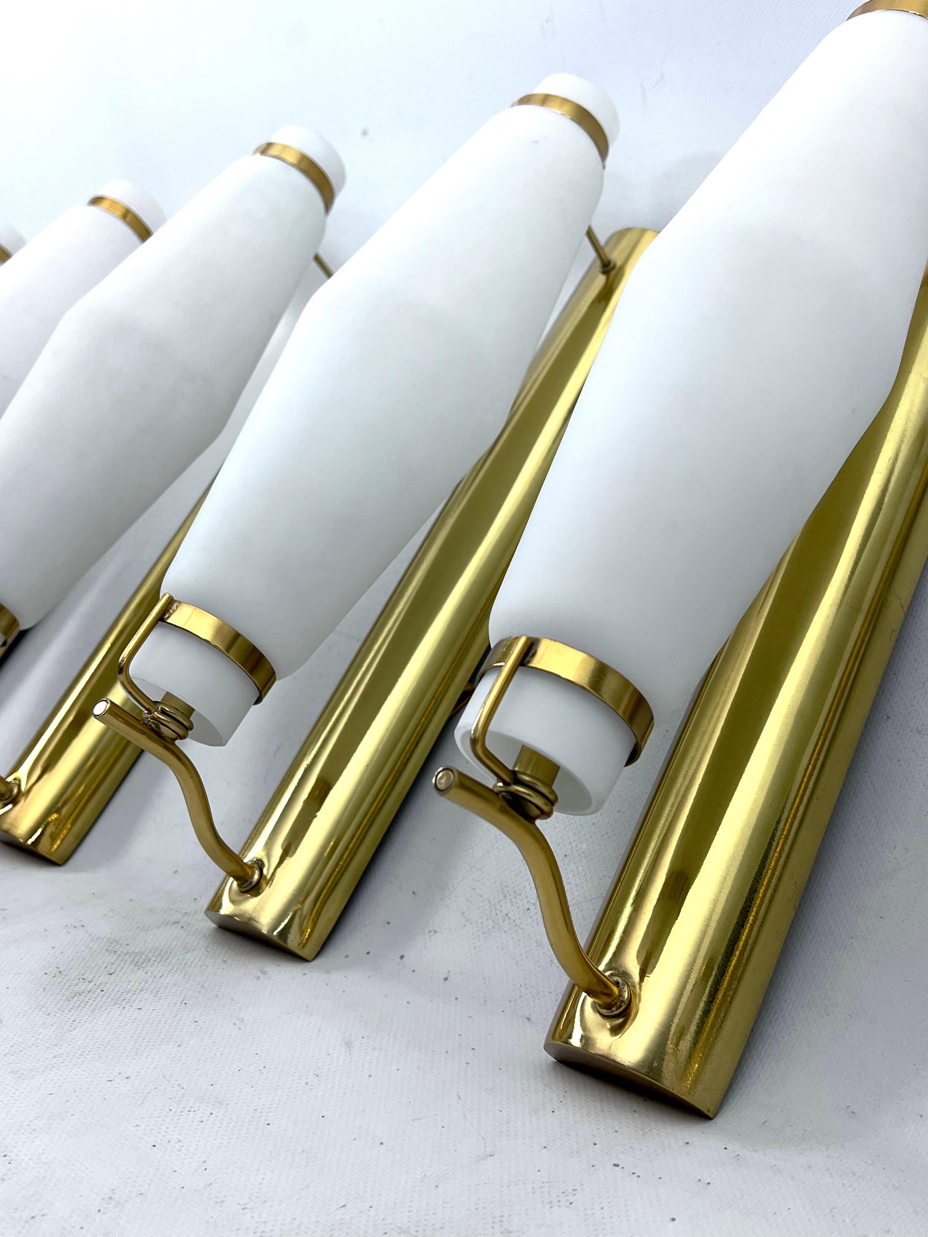 Mid-century brass sconces in the manner of Stilnovo from 50s. Set of six For Sale 1