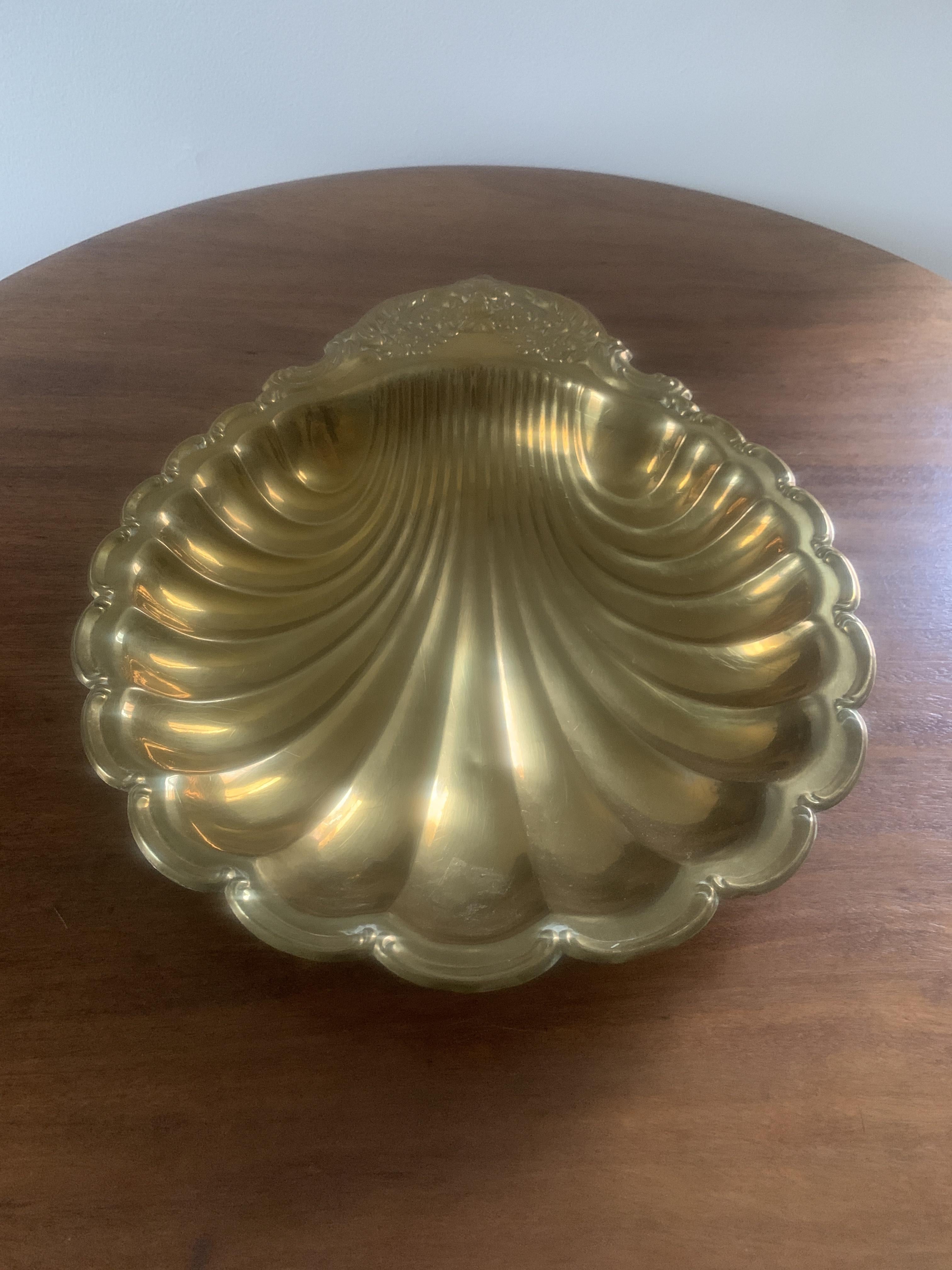Mid-Century Brass Shell Platter For Sale 5