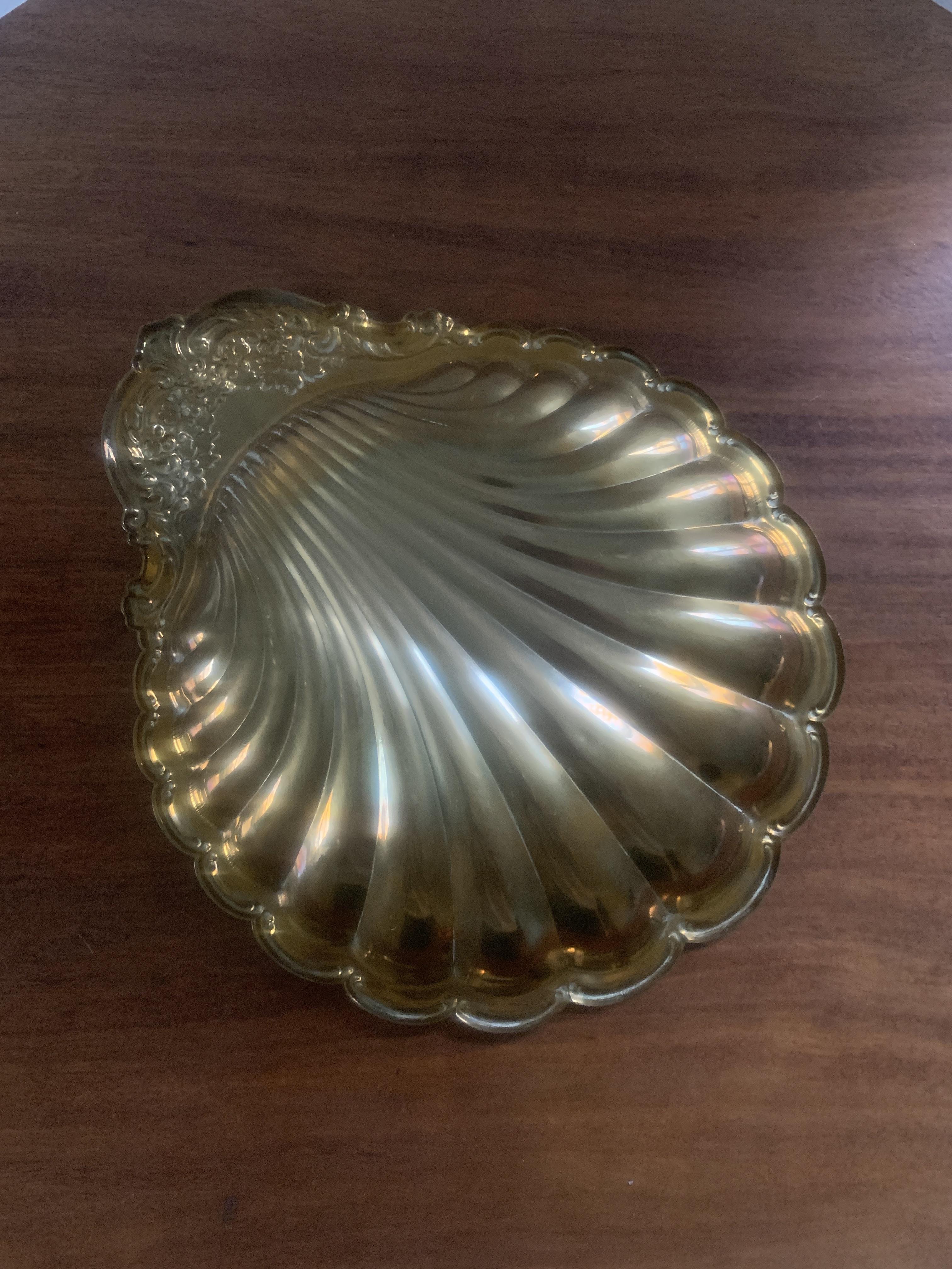 Neoclassical Mid-Century Brass Shell Platter For Sale