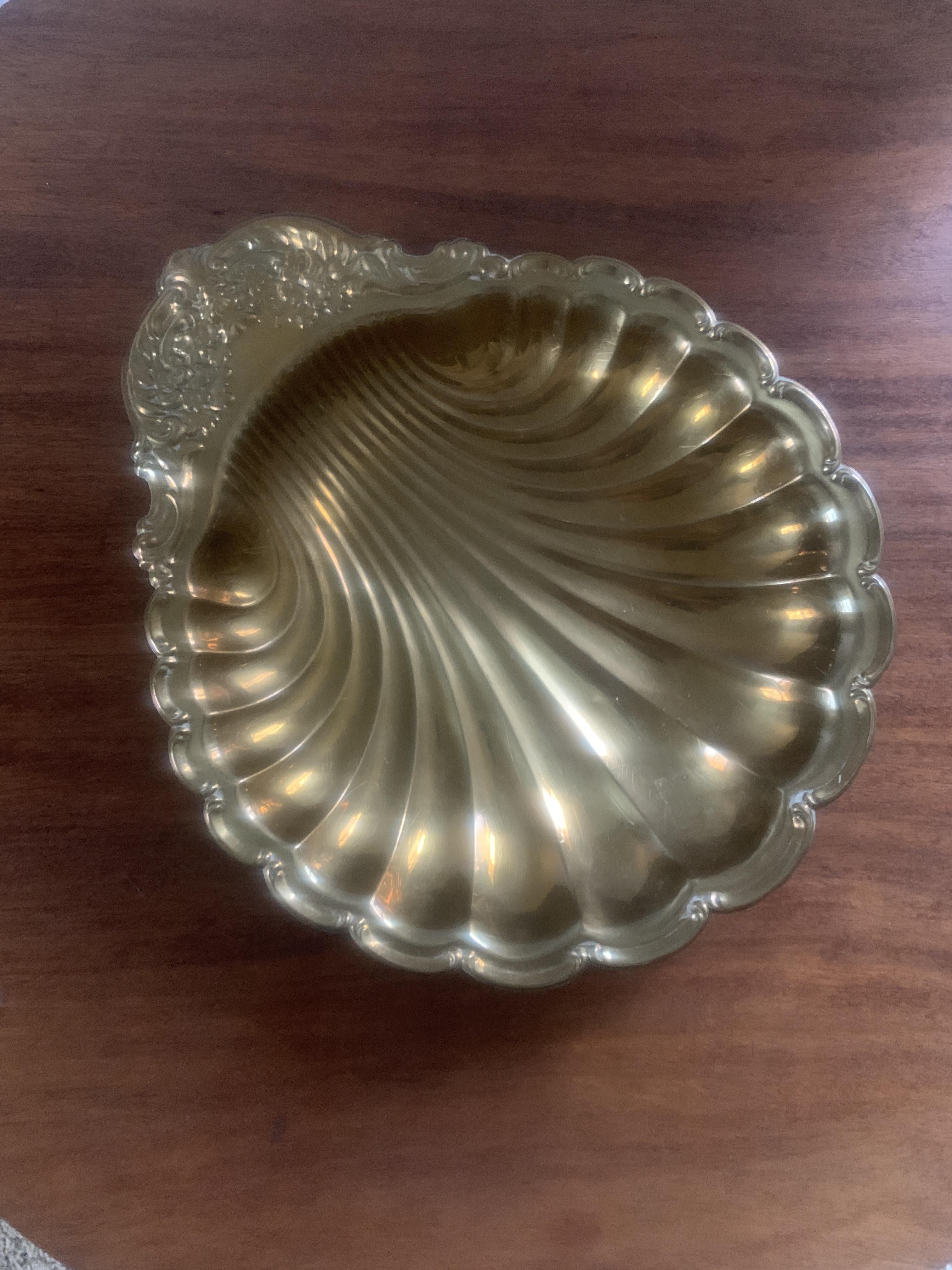 Mid-Century Brass Shell Platter For Sale 3