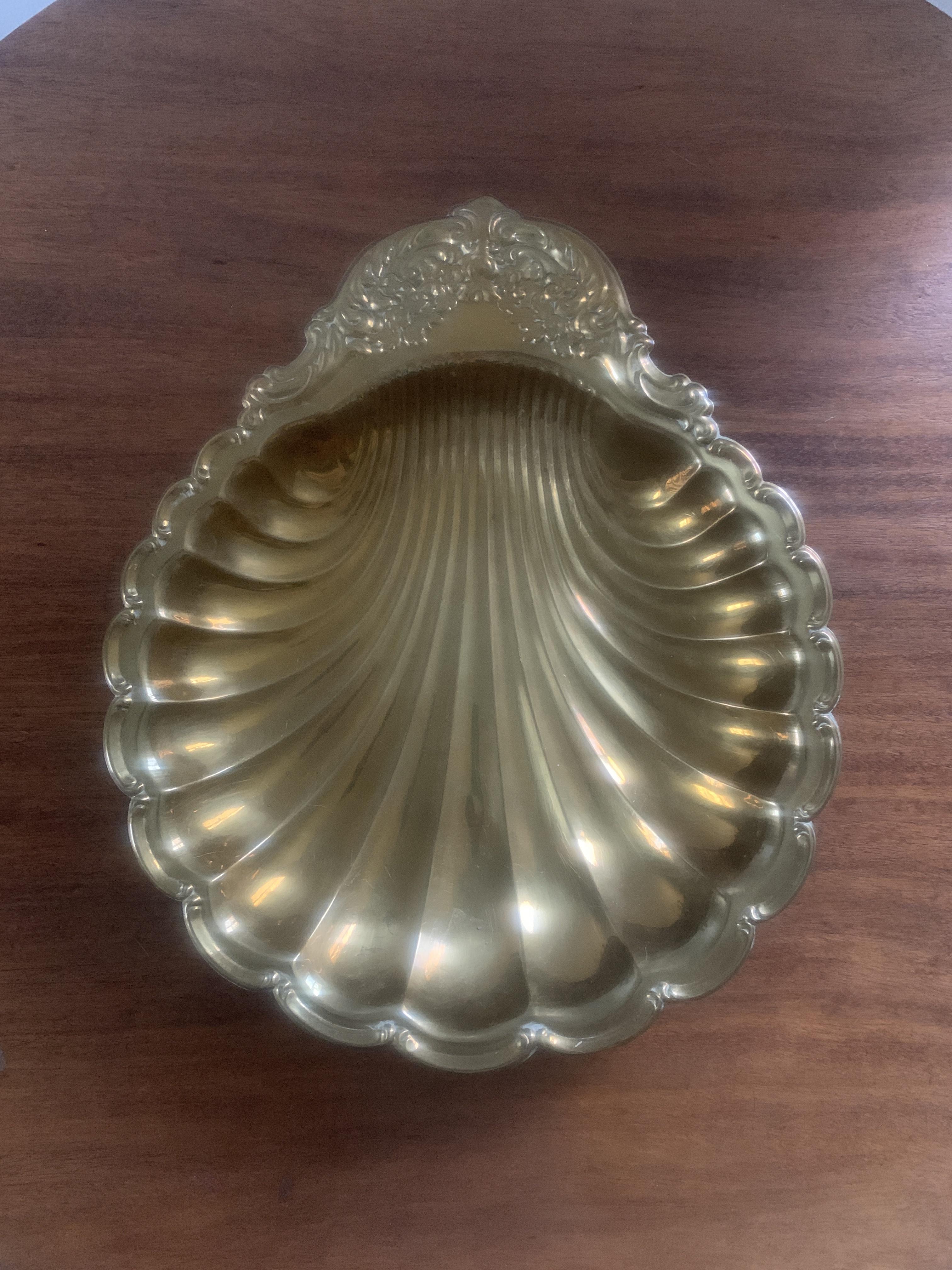 Mid-Century Brass Shell Platter For Sale 4
