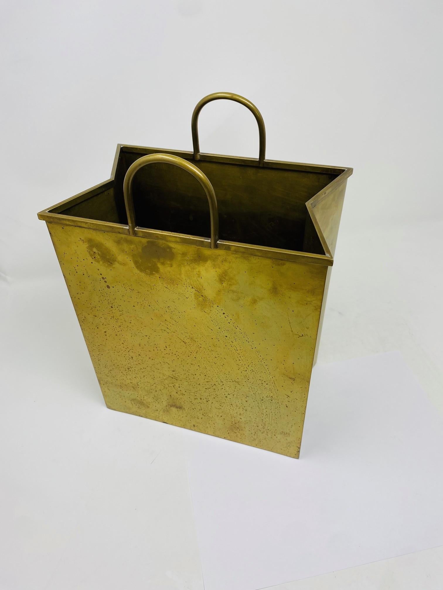 Sculpture de sac à provisions en laiton du milieu du siècle 1970 Fabriqué en Italie en vente 2