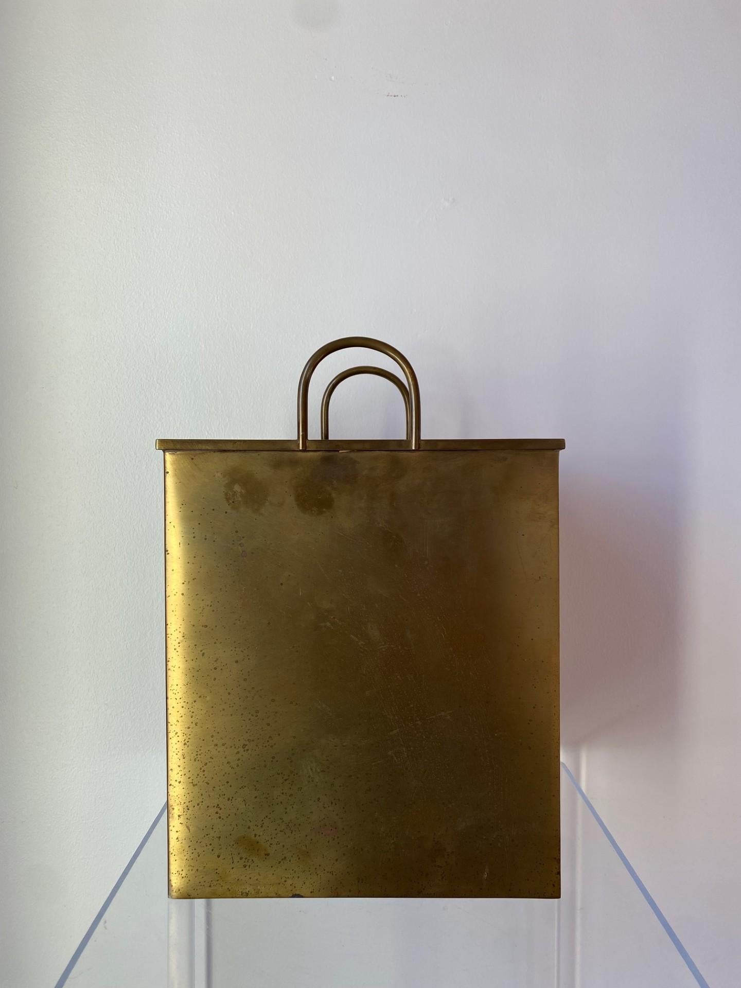 Mid-Century Modern Sculpture de sac à provisions en laiton du milieu du siècle 1970 Fabriqué en Italie en vente