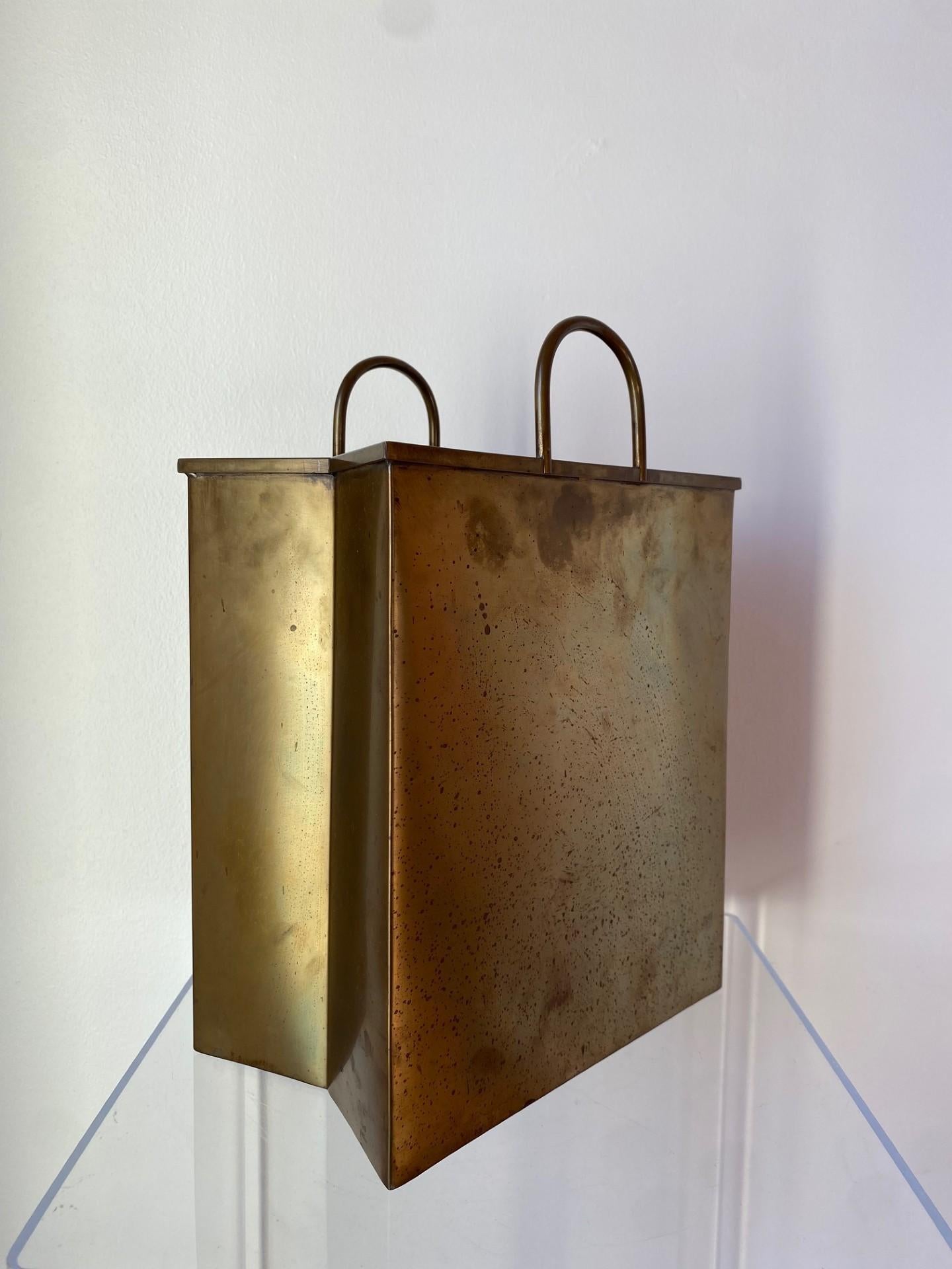 italien Sculpture de sac à provisions en laiton du milieu du siècle 1970 Fabriqué en Italie en vente
