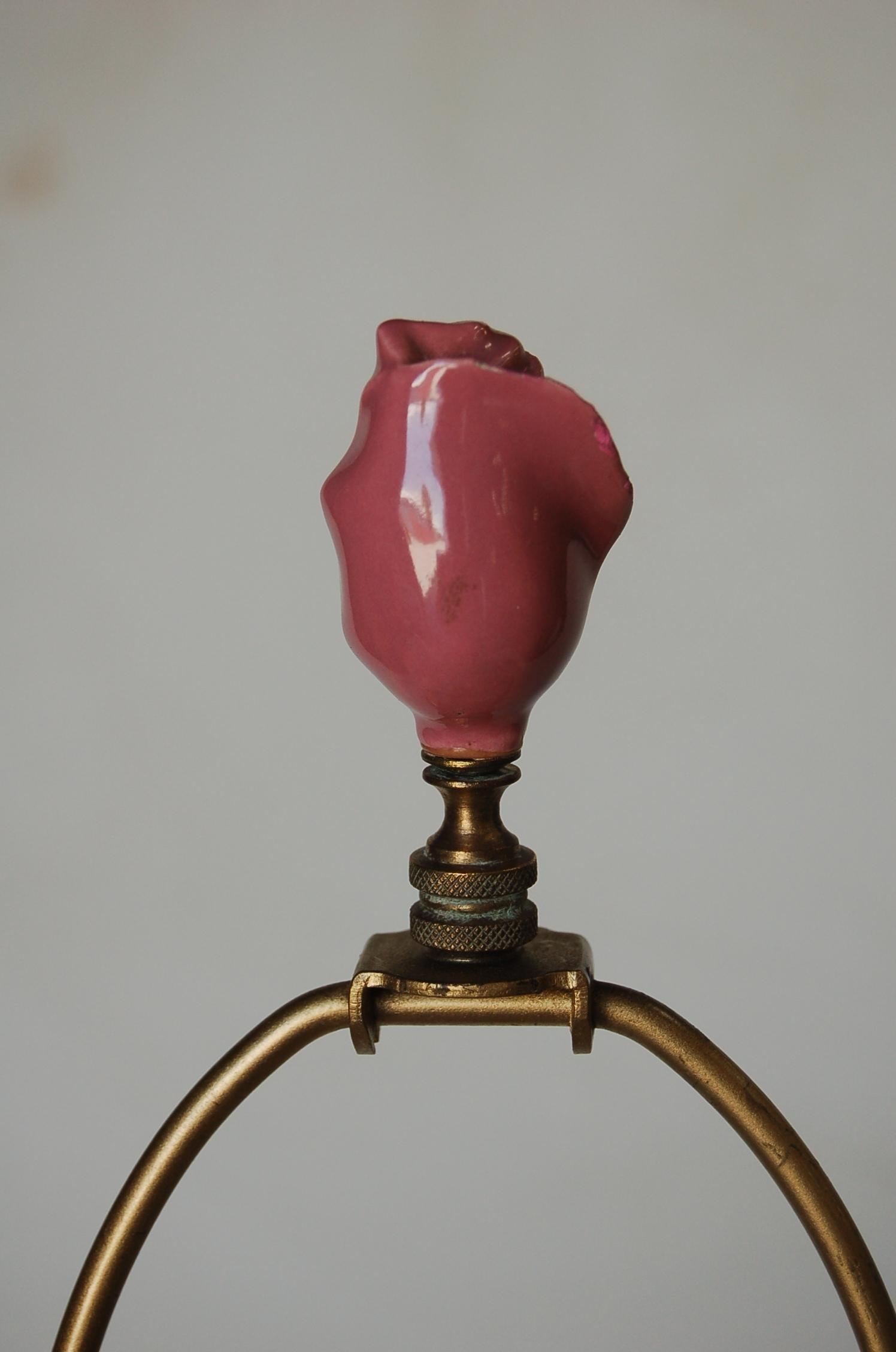 Lampe de table Spindel en laiton avec fleur en céramique, époque médiévale en vente 2