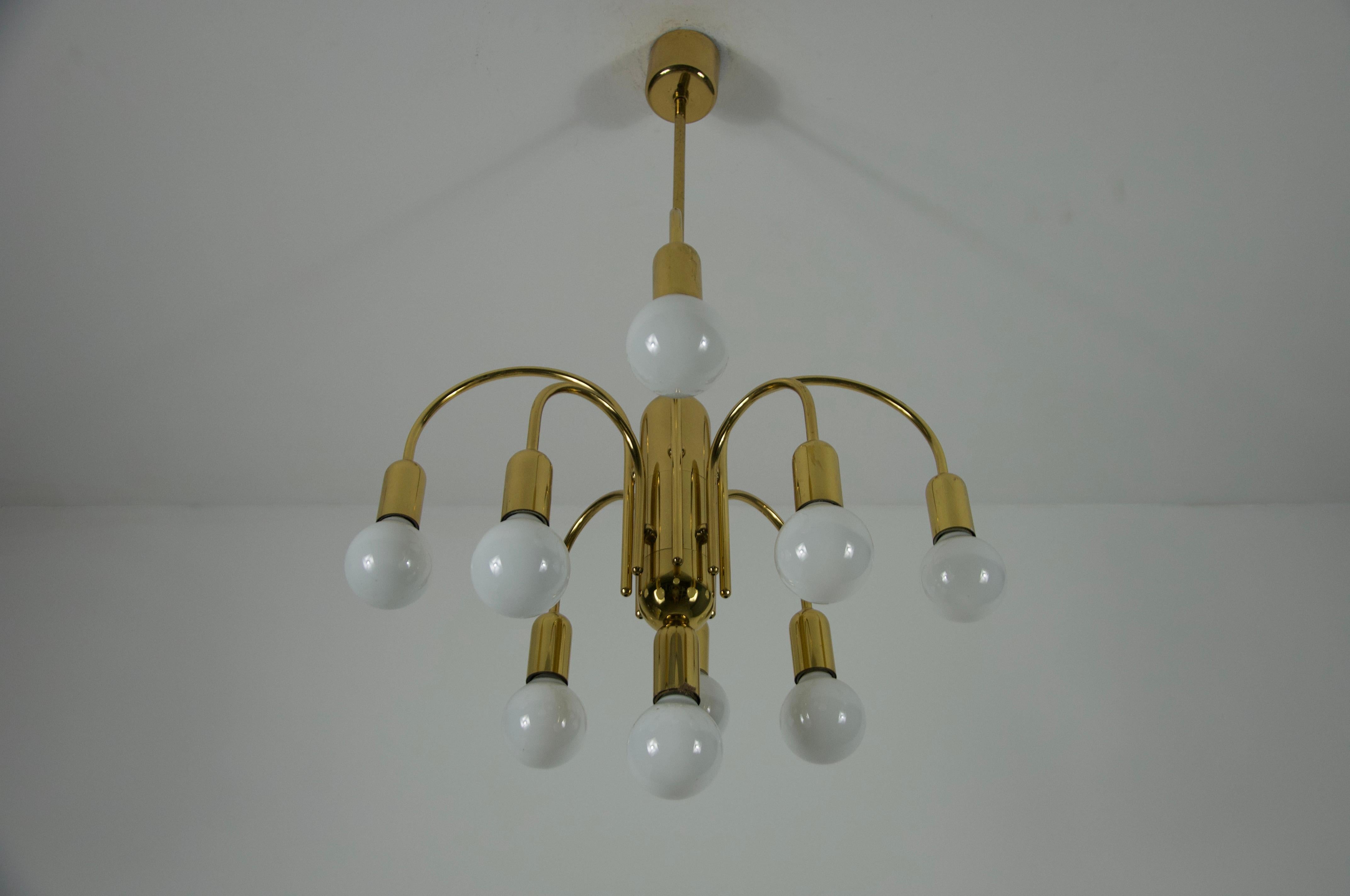 Mid-Century moderno Lampadario Sputnik in ottone di metà secolo, anni '50, Germania in vendita