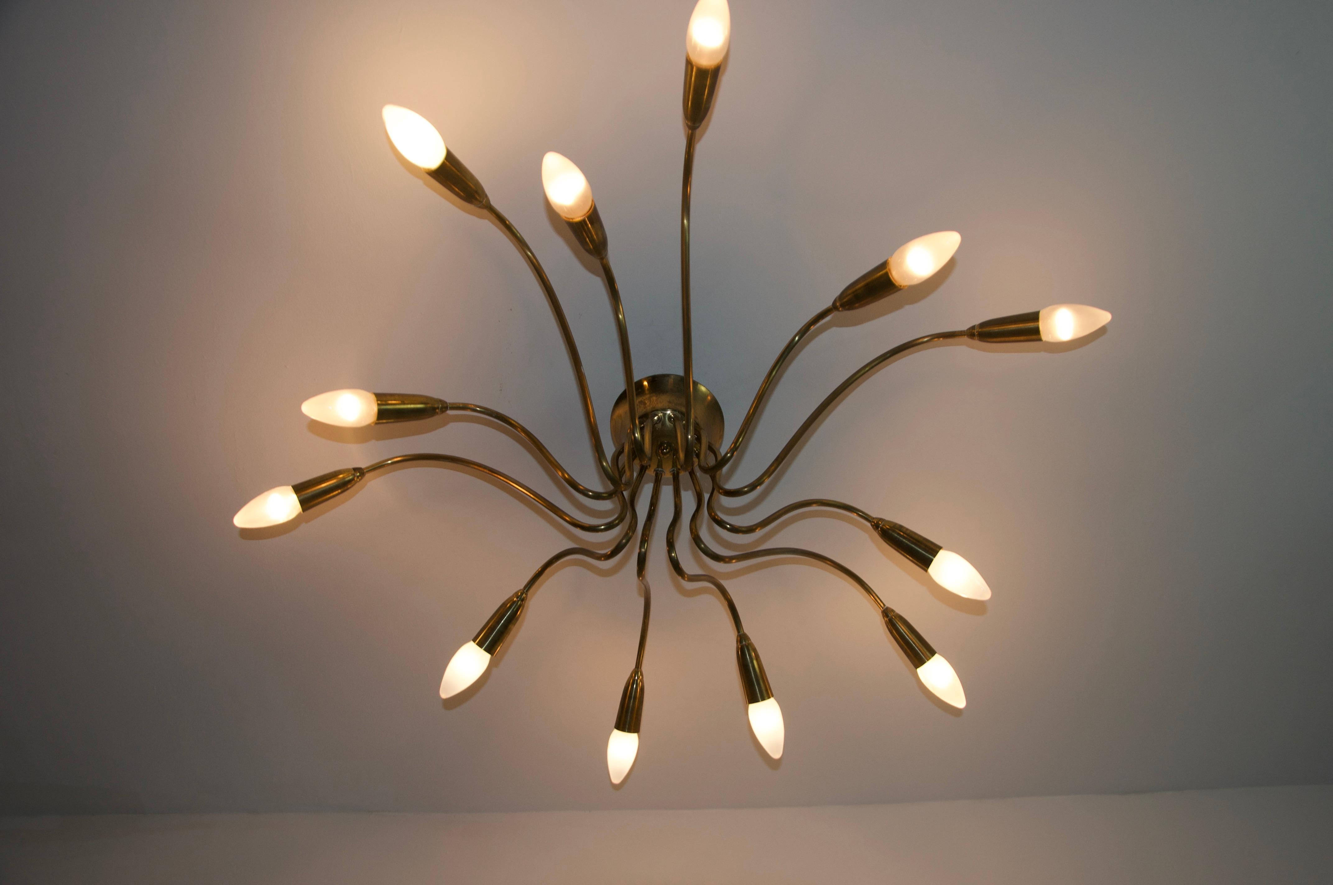 Tedesco Lampadario Sputnik in ottone di metà secolo, anni '50, Germania in vendita