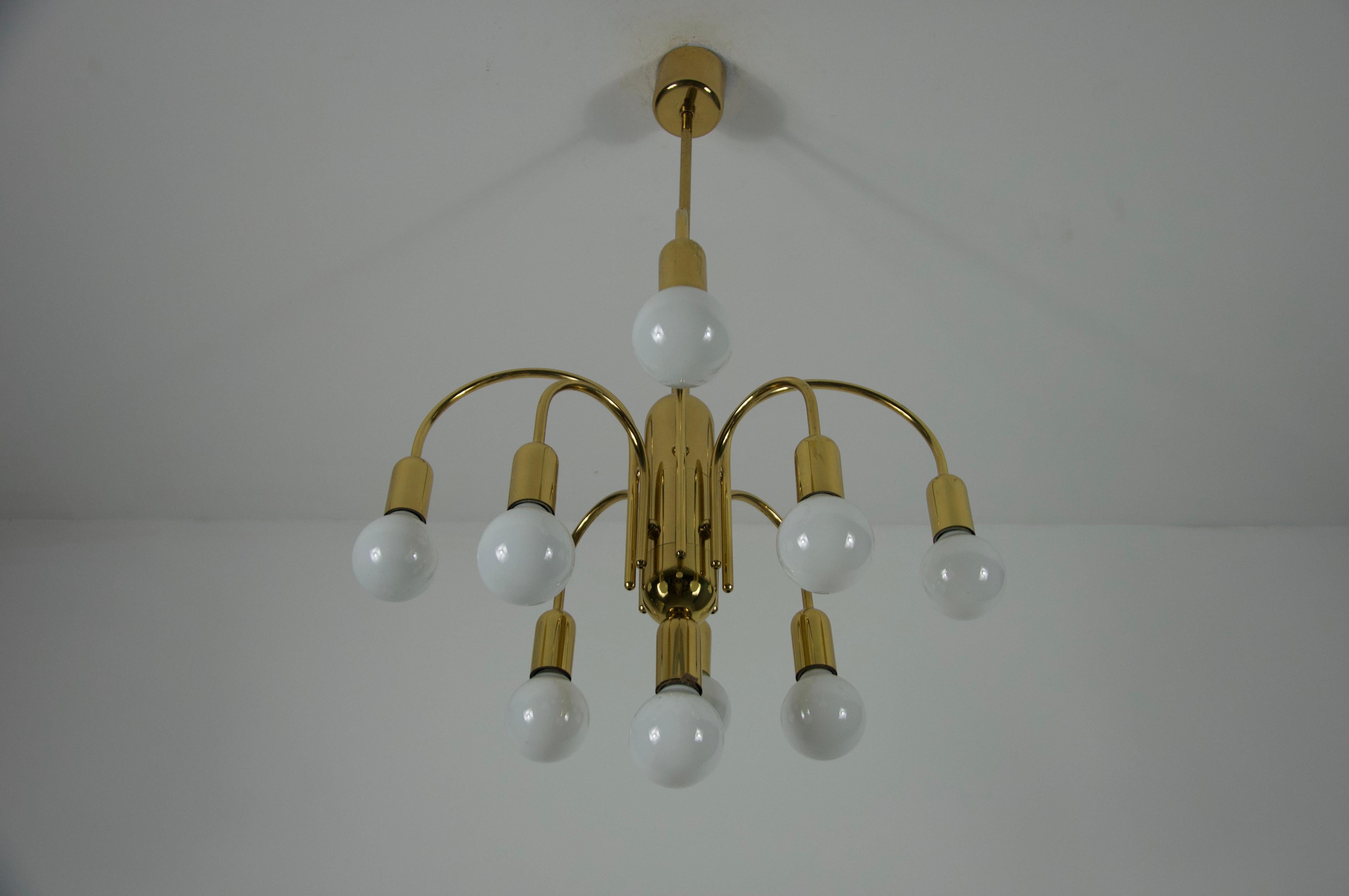 Tedesco Lampadario Sputnik in ottone di metà secolo, anni '50, Germania in vendita