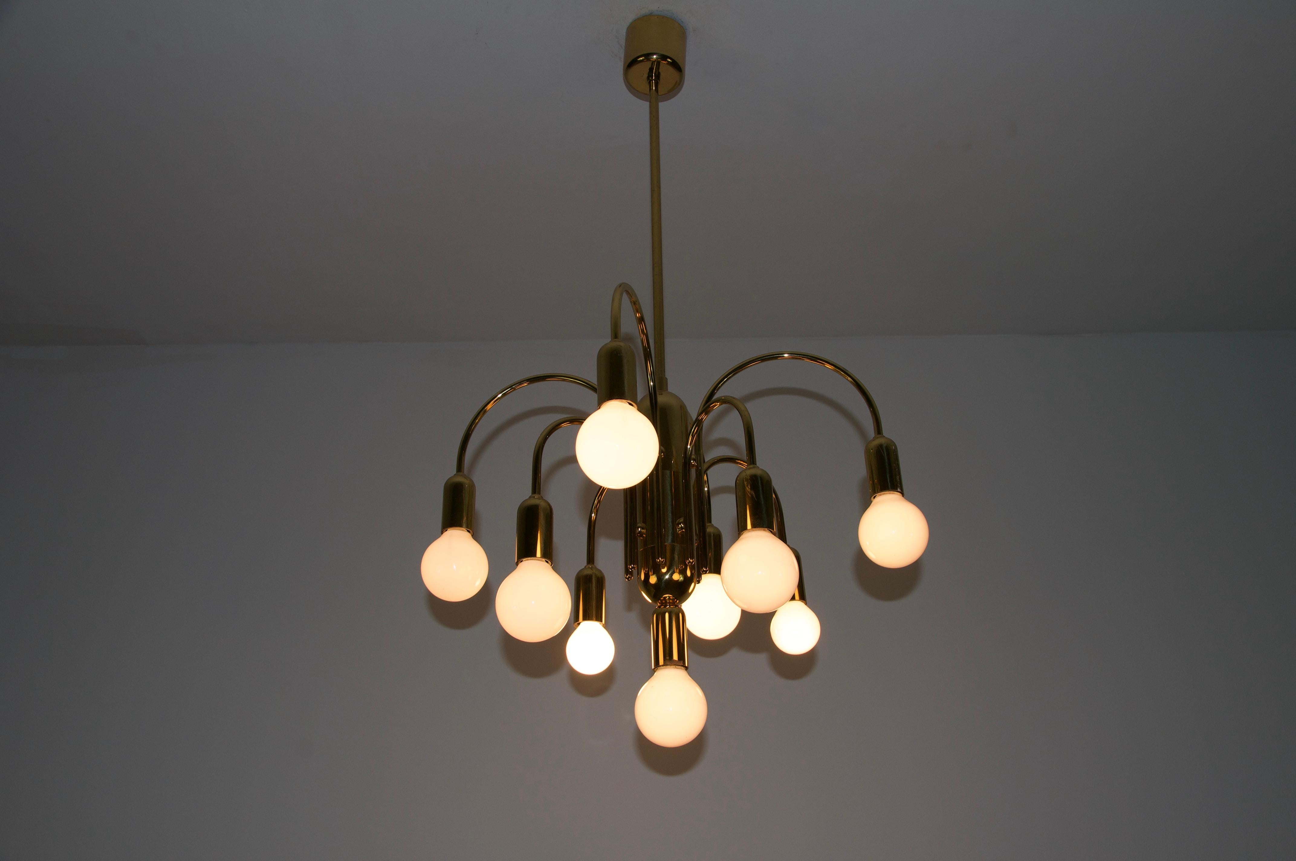 Metà XX secolo Lampadario Sputnik in ottone di metà secolo, anni '50, Germania in vendita
