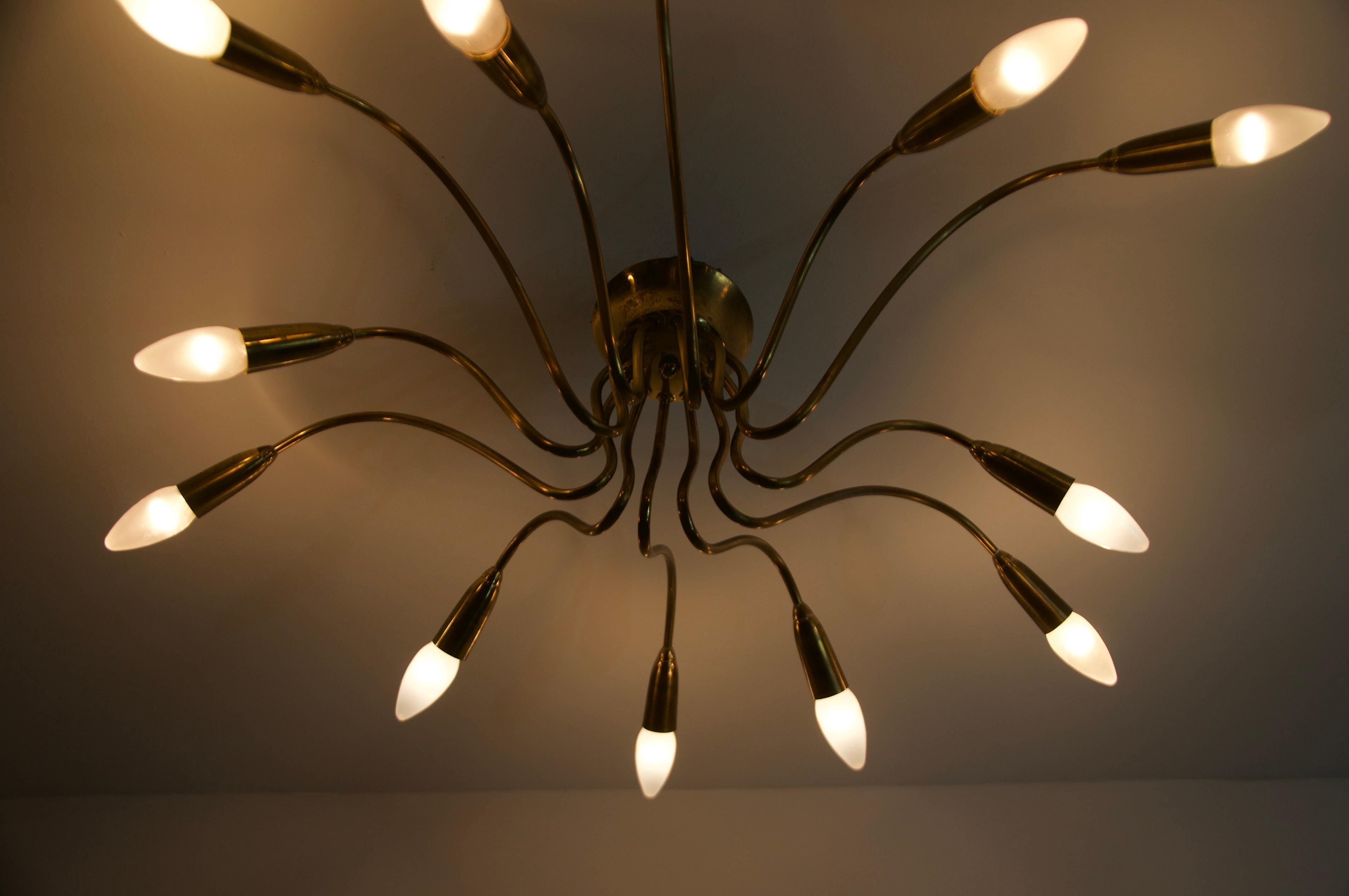 Metallo Lampadario Sputnik in ottone di metà secolo, anni '50, Germania in vendita