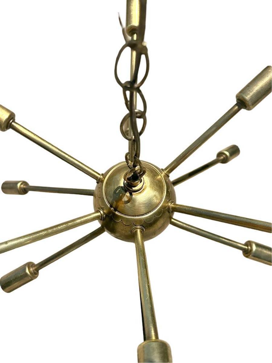 Laiton Lustre Sputnik en laiton du milieu du siècle avec ampoules en étoile en vente