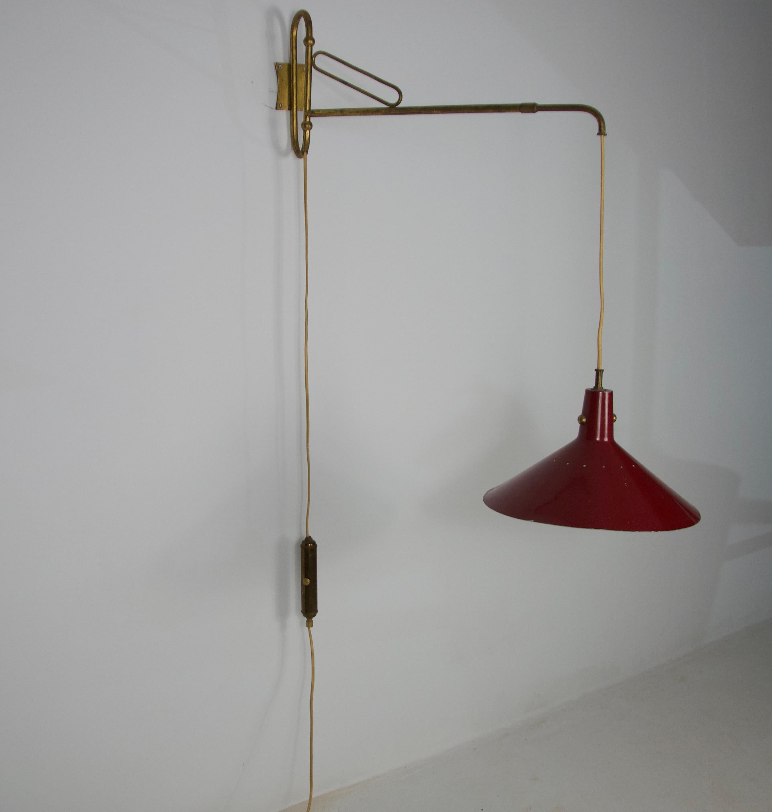 Messing-Schwenkarm-Wandleuchte aus der Jahrhundertmitte, Italien, 1950er Jahre im Angebot 3