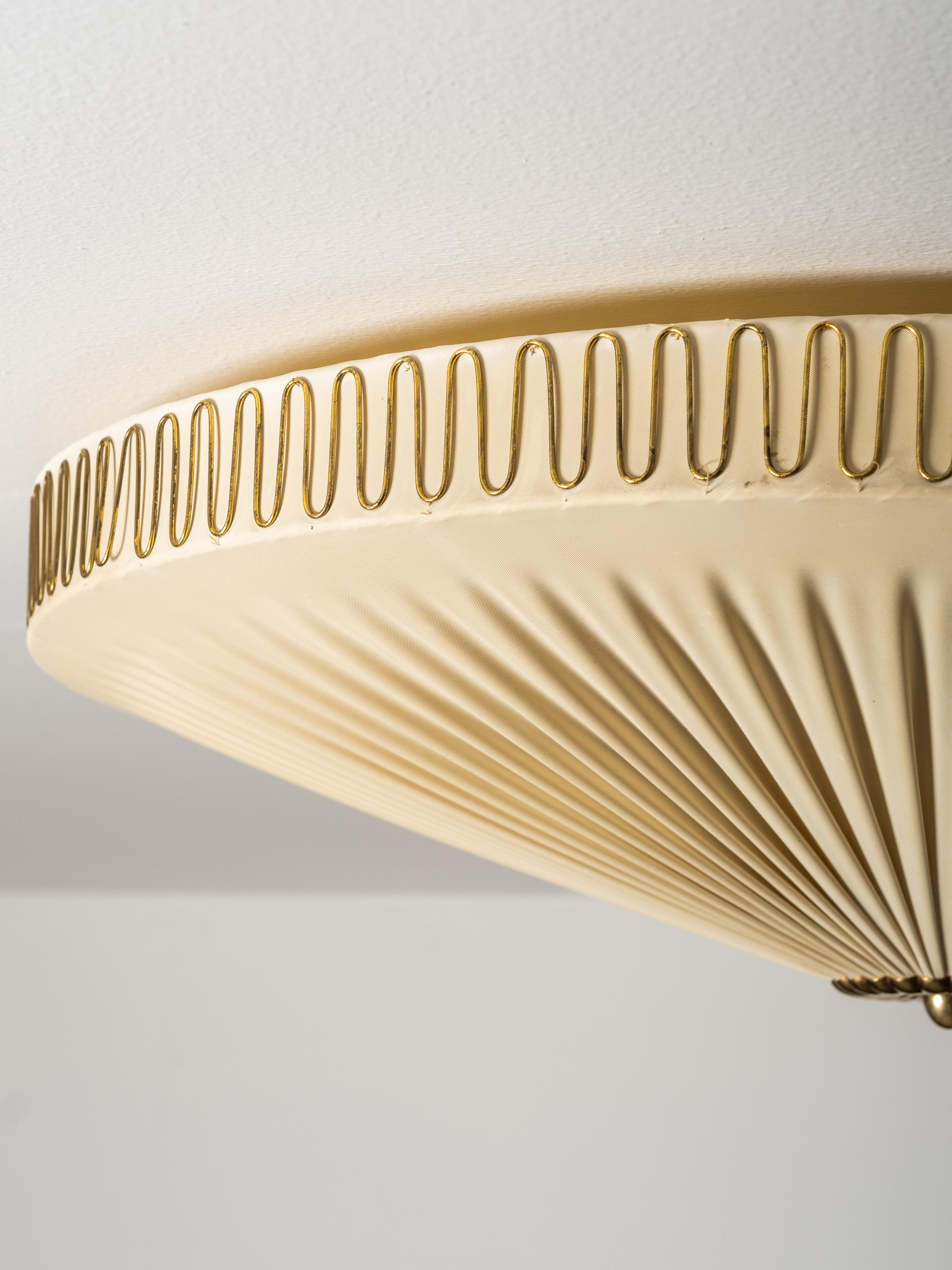 Mid-Century Brass & Synthetic Textile Flush Mount, Model K5-40, Idman, 1950s For Sale 4