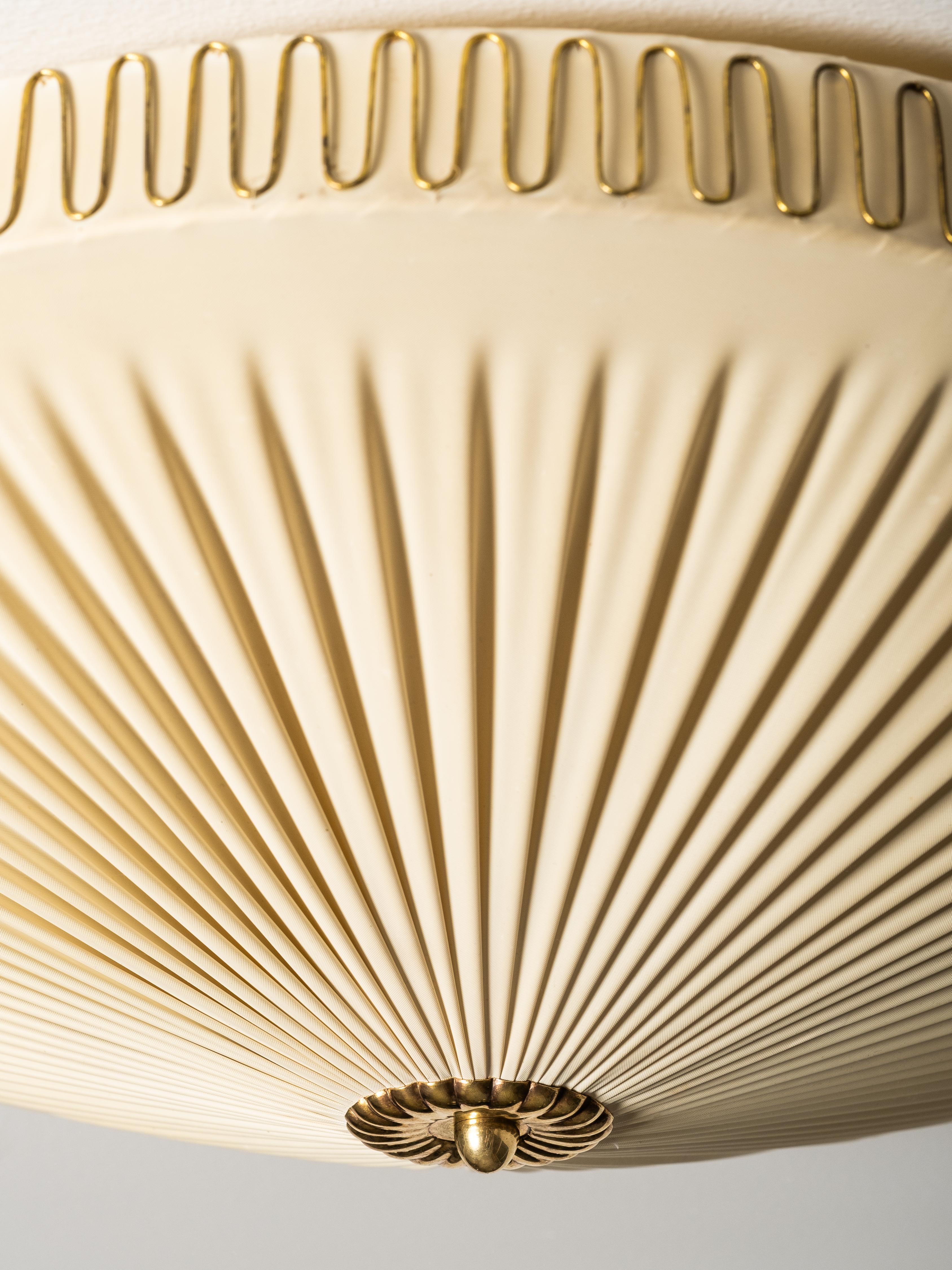 Mid-Century Brass & Synthetic Textile Flush Mount, Model K5-40, Idman, 1950s For Sale 5