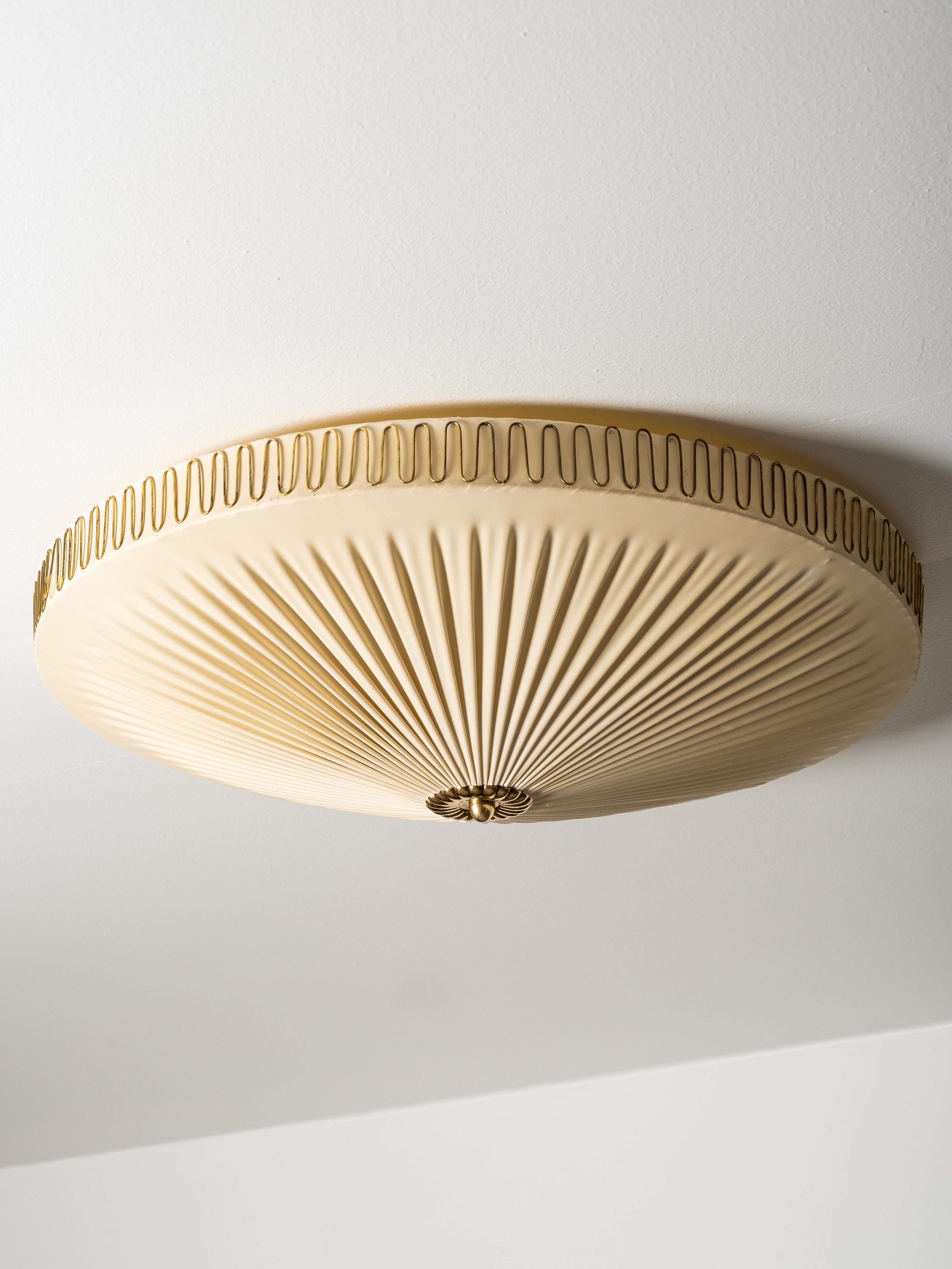 Scandinavian Modern Mid-Century Brass & Synthetic Textile Flush Mount, Model K5-40, Idman, 1950s For Sale