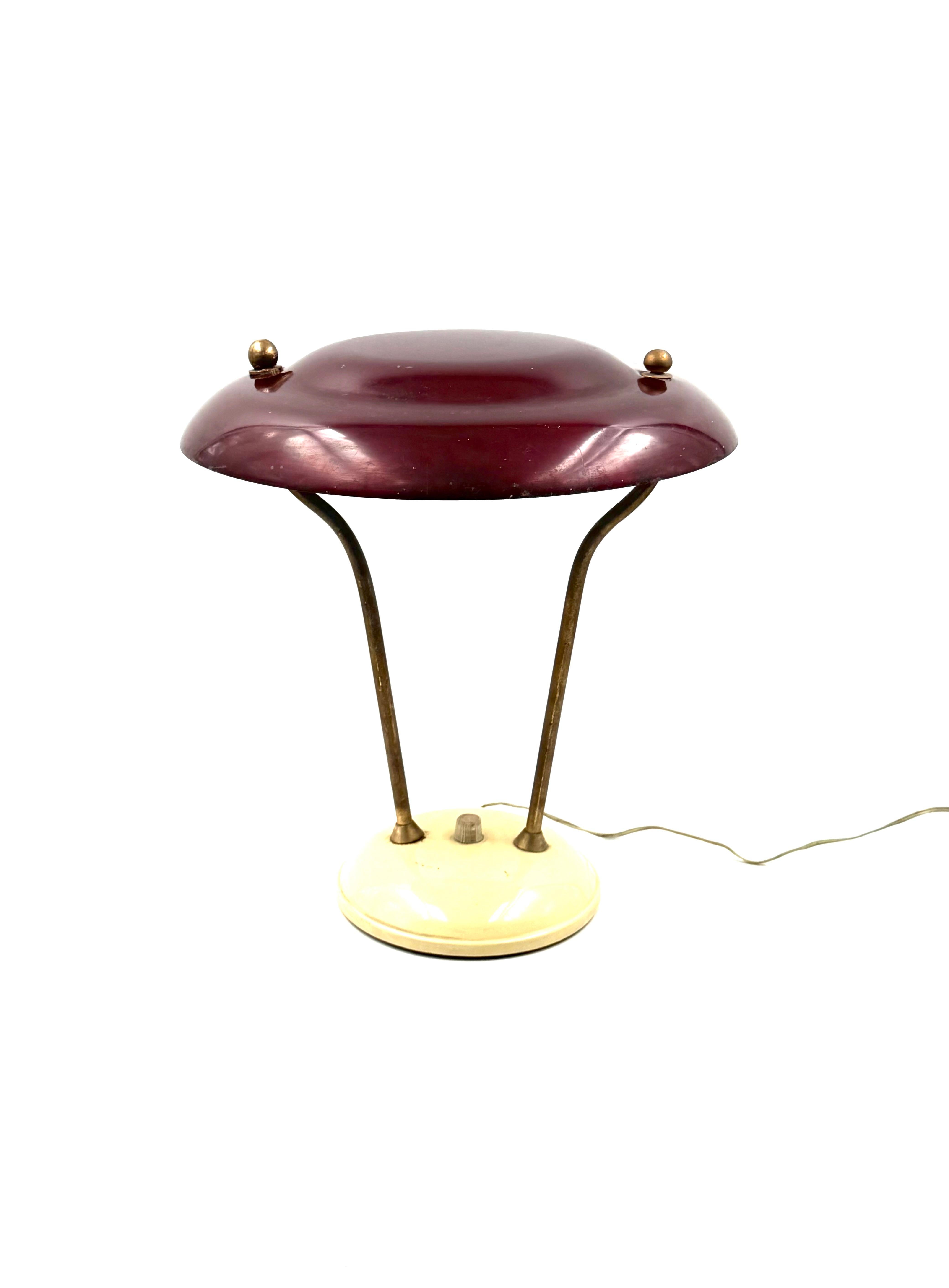Lámpara de sobremesa de latón de mediados de siglo, Francia ca. 1950 Moderno de mediados de siglo en venta