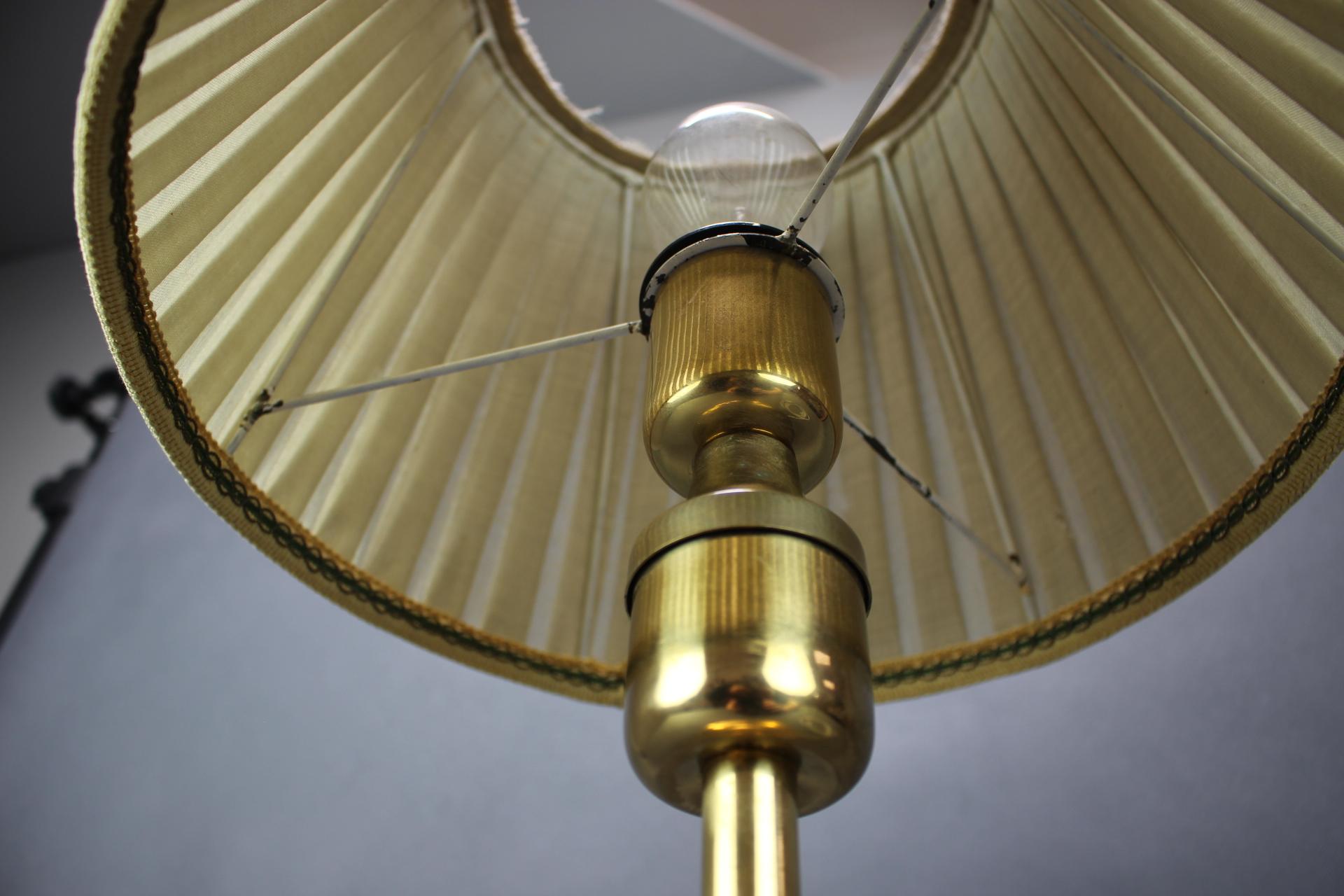 Messing-Tischlampe aus der Mitte des Jahrhunderts, Deutschland, 1960er Jahre (Moderne der Mitte des Jahrhunderts) im Angebot