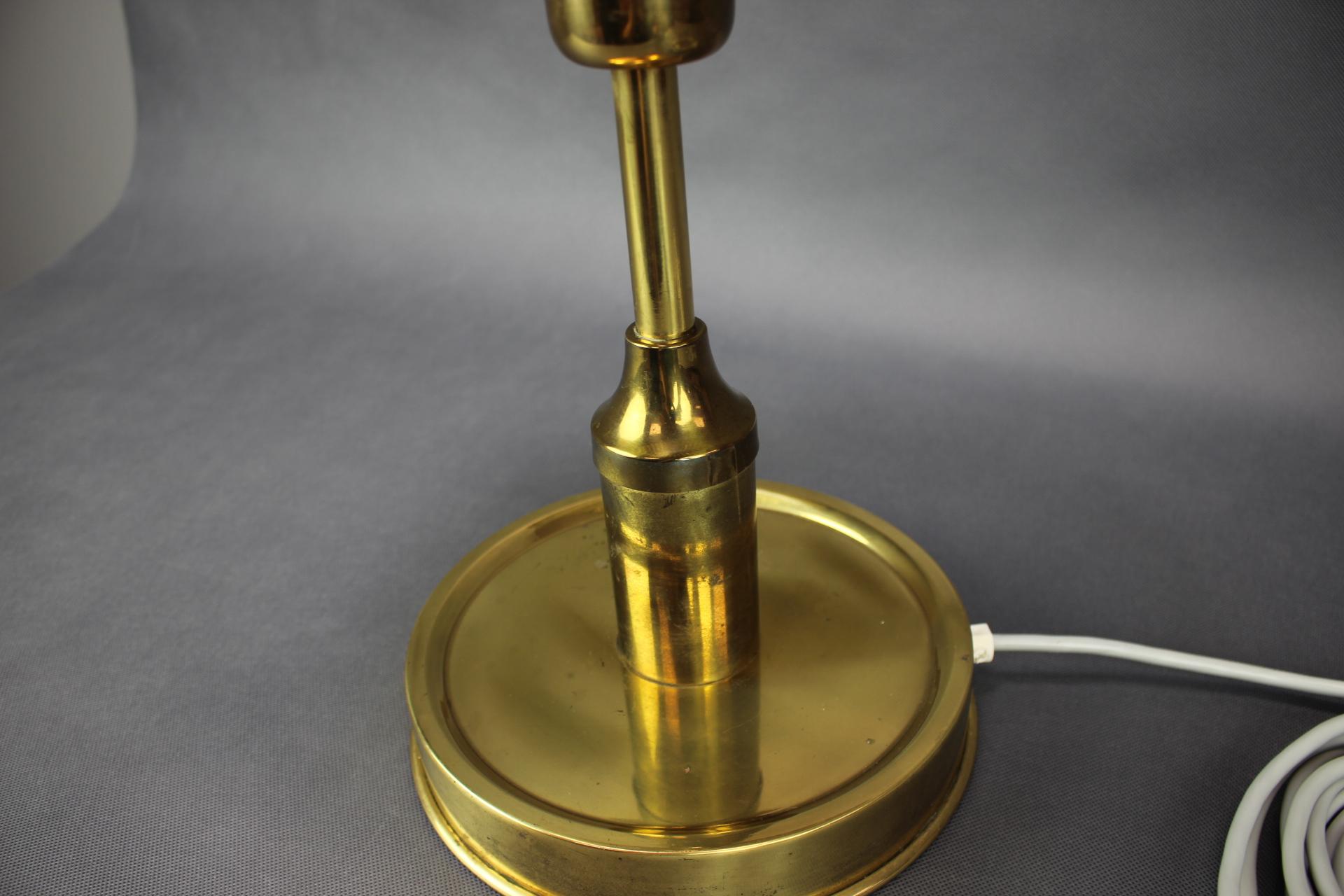 Messing-Tischlampe aus der Mitte des Jahrhunderts, Deutschland, 1960er Jahre im Zustand „Gut“ im Angebot in Praha, CZ