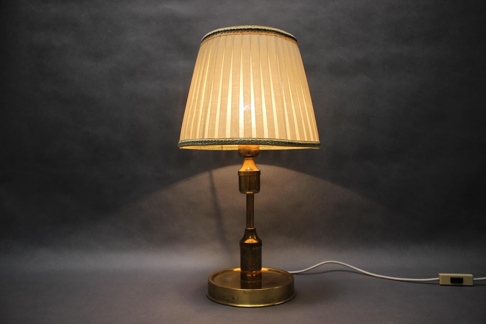 Messing-Tischlampe aus der Mitte des Jahrhunderts, Deutschland, 1960er Jahre im Angebot 3