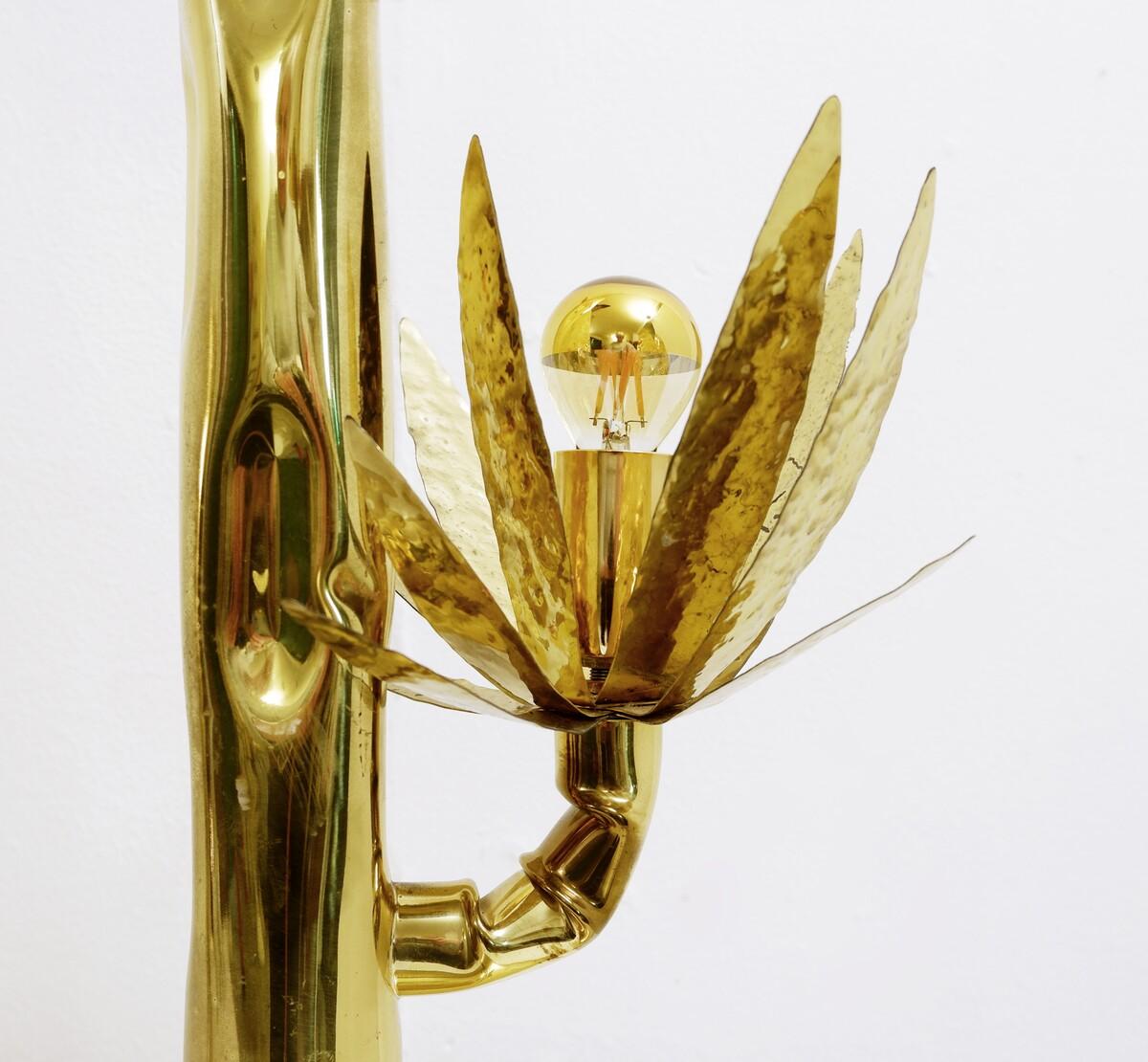 Tischlampe aus Messing aus der Mitte des Jahrhunderts mit zwei Armen und Lichtblume von Bottega Gadda (20. Jahrhundert) im Angebot