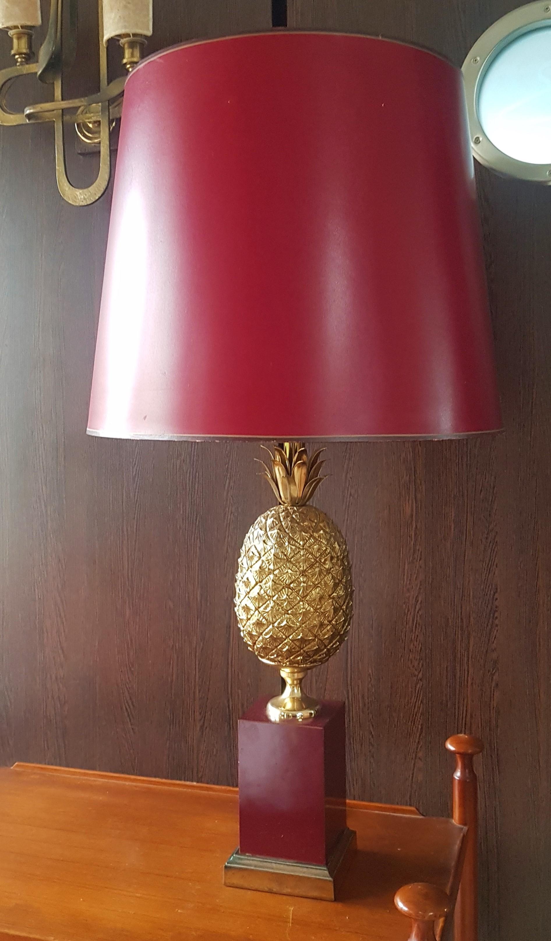 Red pineapple glass lamp shade 