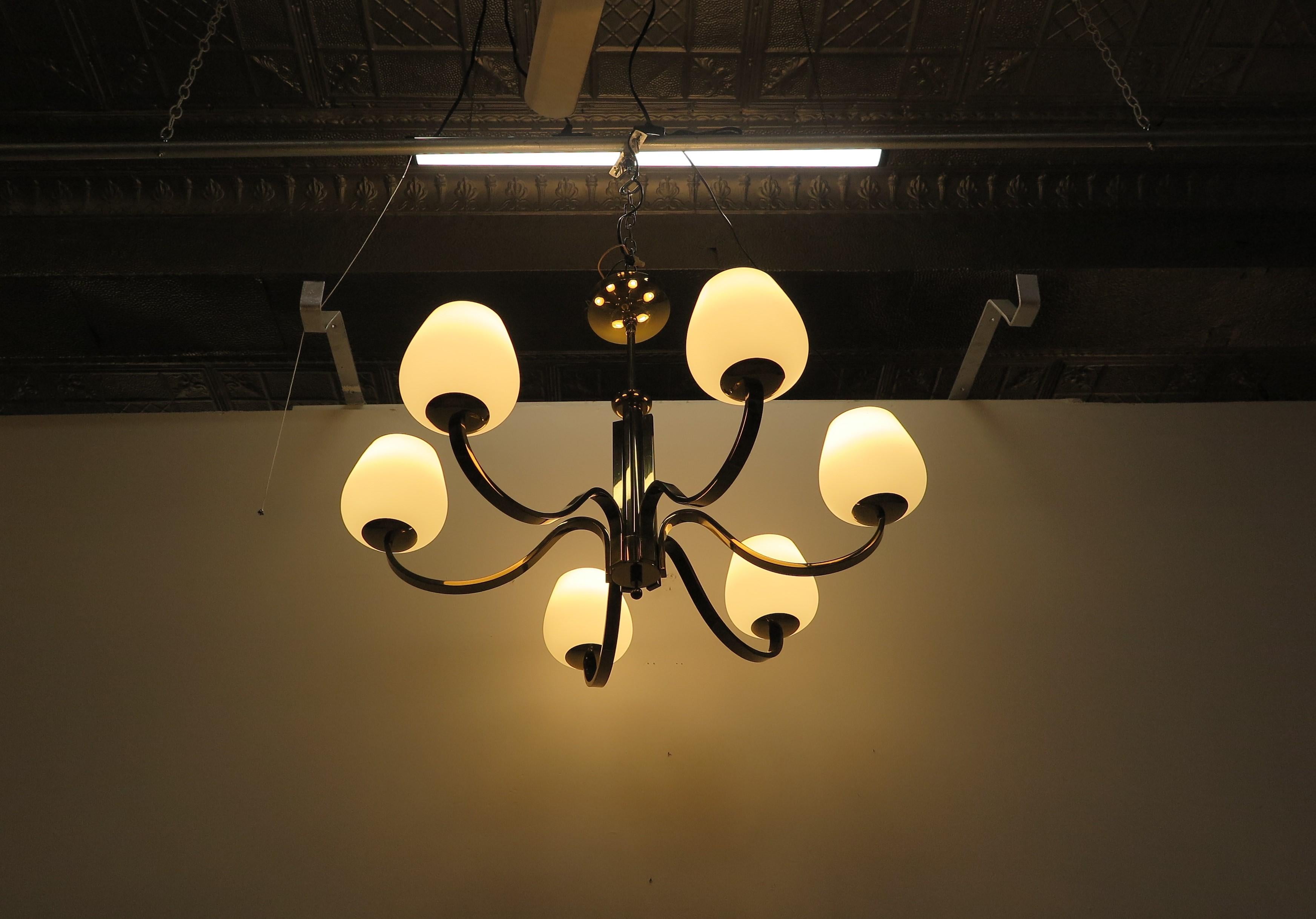 Mid Century Brass Tower Chandelier  For Sale 5
