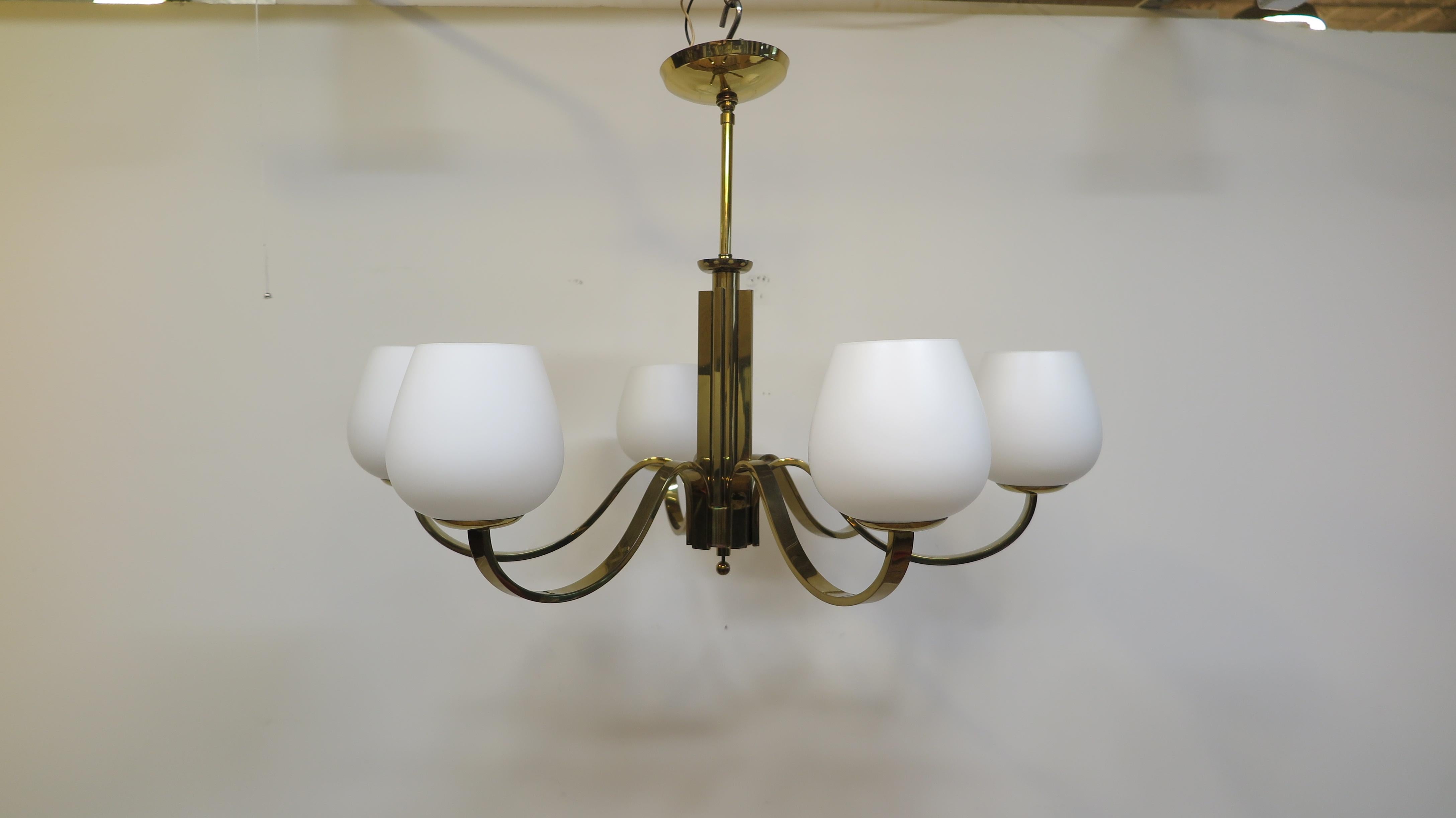 Lampadario a torre in ottone del metà del secolo scorso in vendita 5
