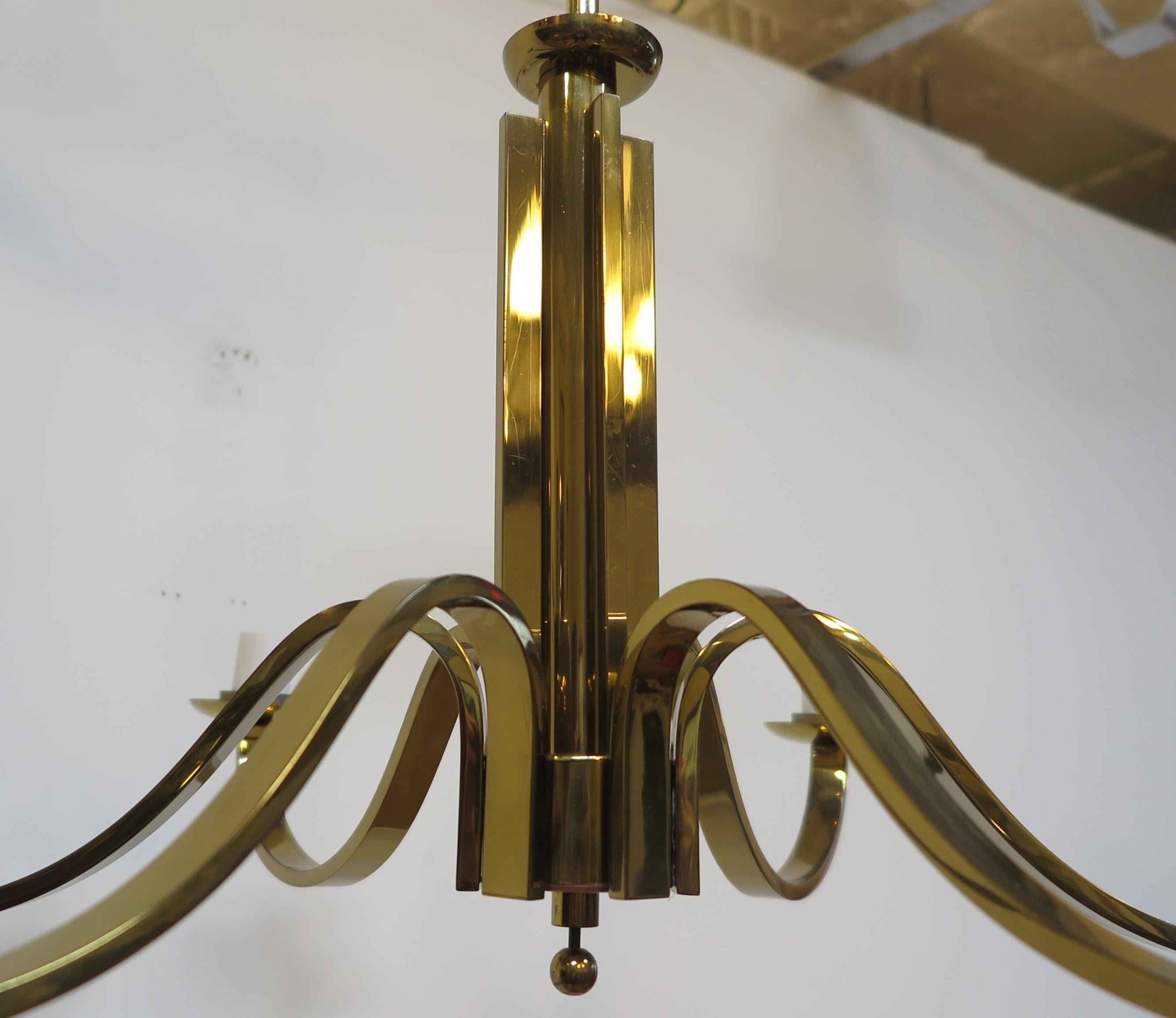 Lampadario a torre in ottone del metà del secolo scorso in vendita 1