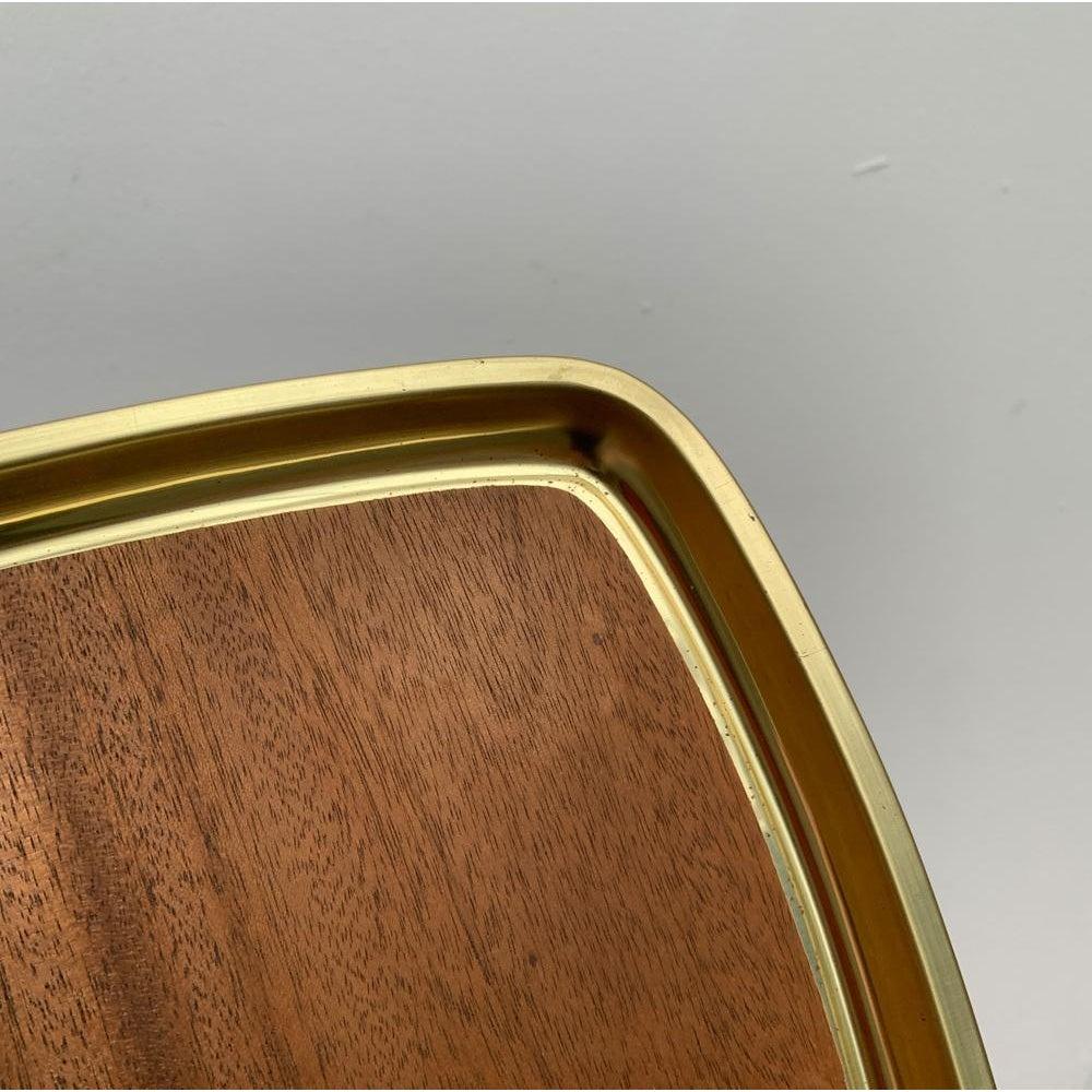 Vassoio in ottone di metà secolo con impiallacciatura in teak, anni '60 in vendita 5