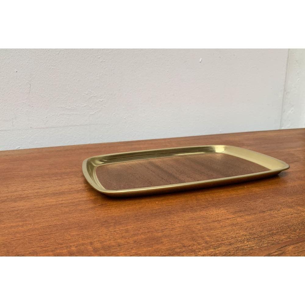 Mid-Century moderno Vassoio in ottone di metà secolo con impiallacciatura in teak, anni '60 in vendita