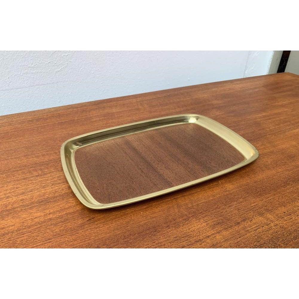 Metallo Vassoio in ottone di metà secolo con impiallacciatura in teak, anni '60 in vendita