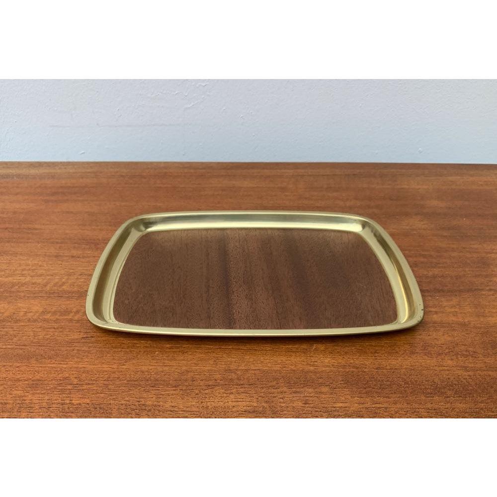 Vassoio in ottone di metà secolo con impiallacciatura in teak, anni '60 in vendita 3