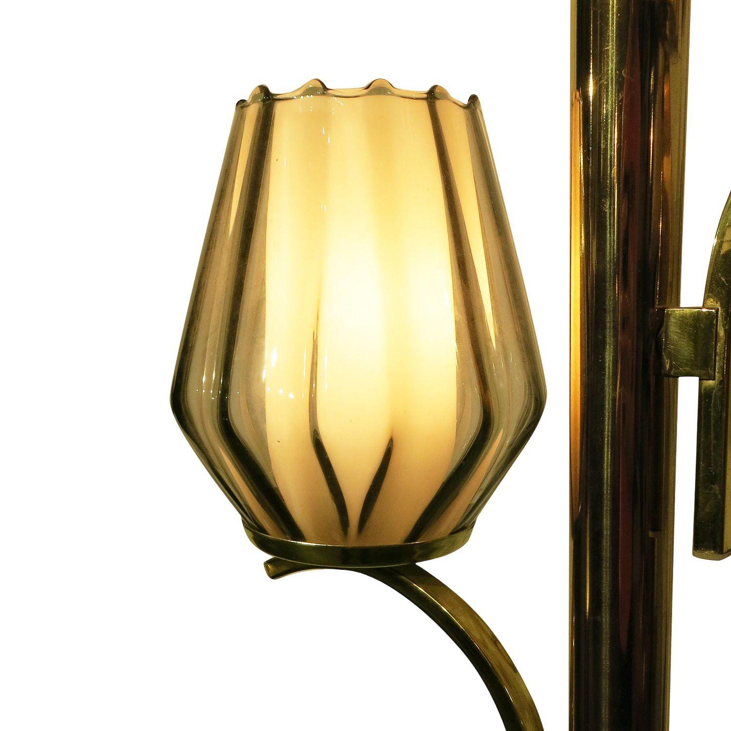 Lampada da terra a soffitto a tripla luce in ottone del Mid Century in vendita 1