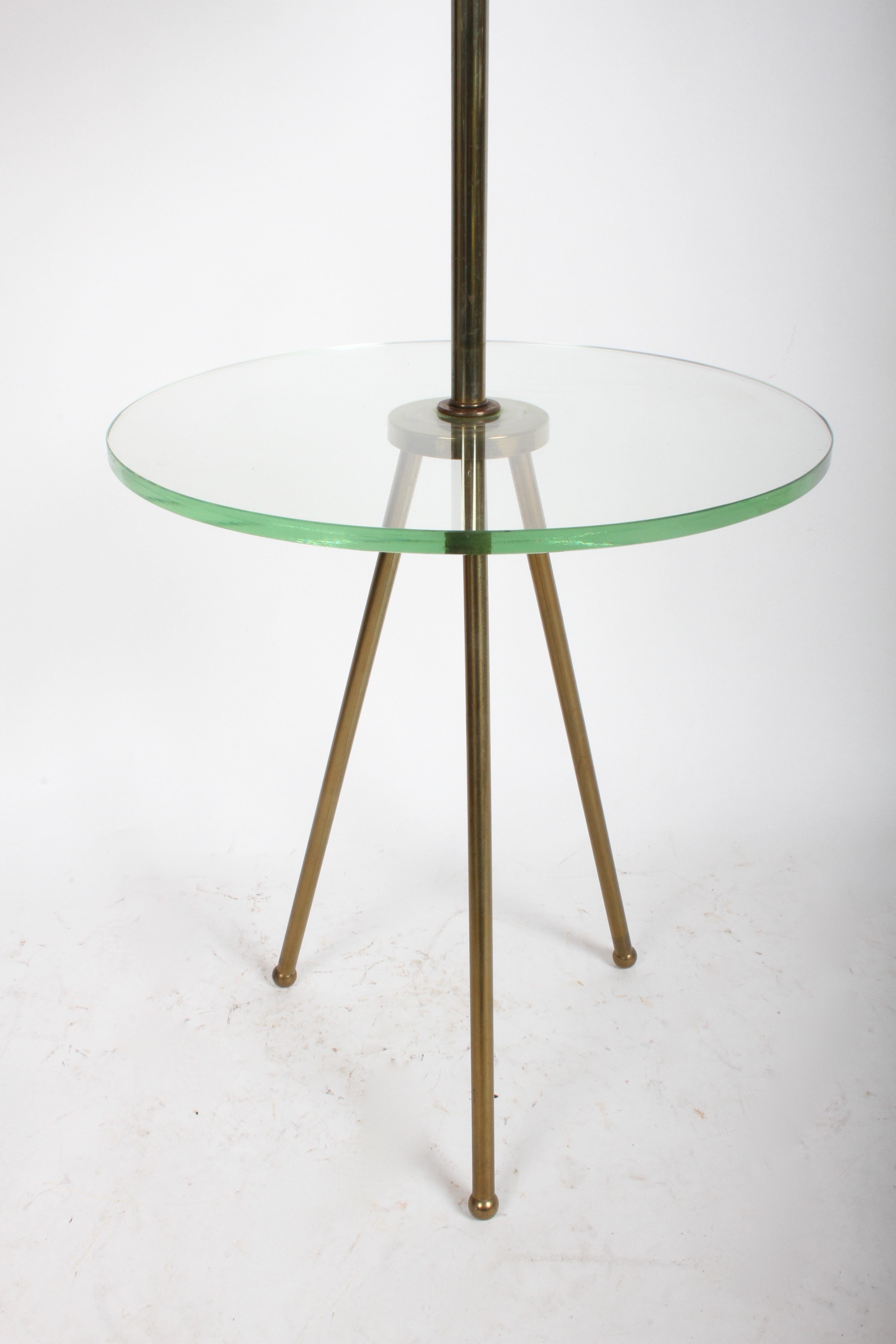 Mid-Century Modern Italian Brass Floor Lamp with Tripod Legs and Glass Shelf For Sale 2