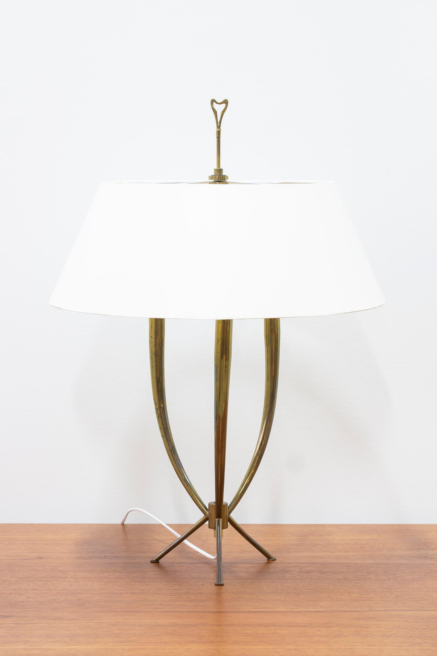 Mid-Century Modern Lampe de table tripode en laiton, années 1950, Atomic age en vente