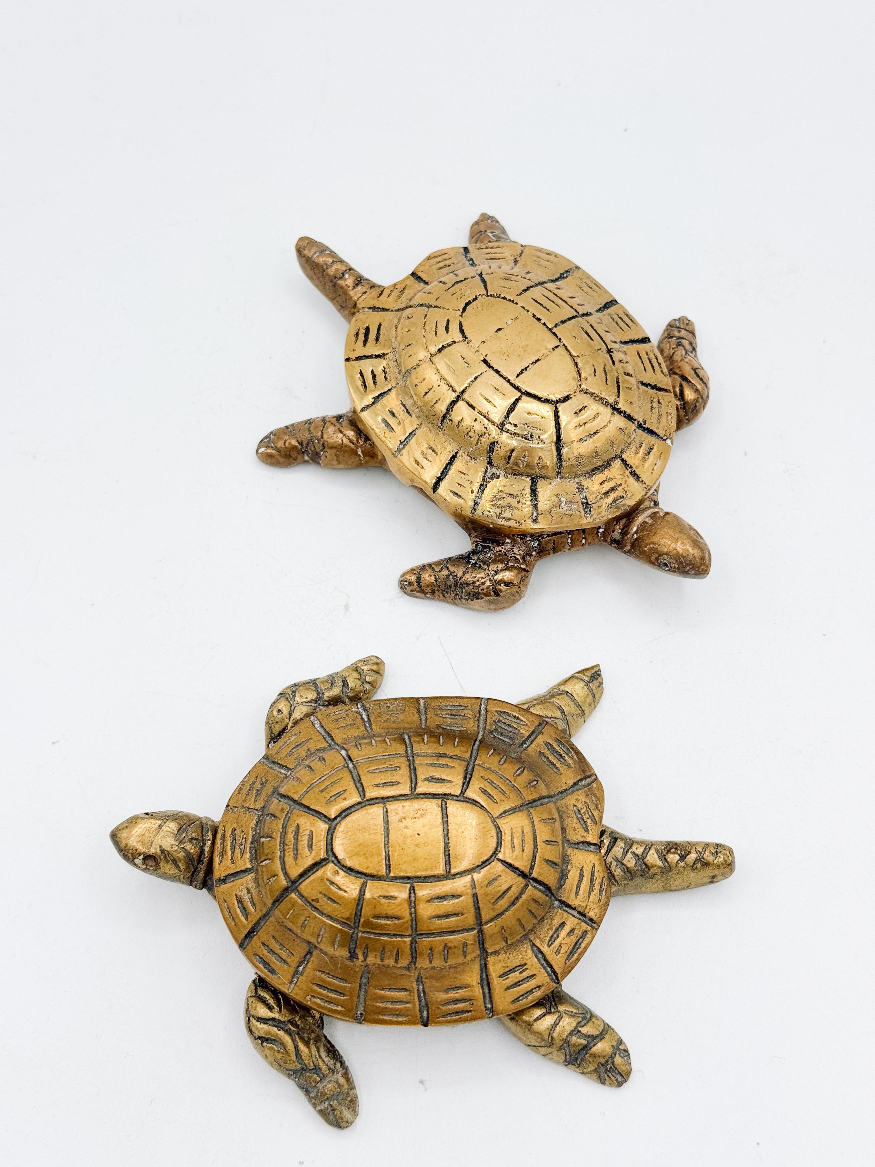 Mid-Century Modern Mid-Century Brass Turtle Animal Ashtray with Detachable Shell — Two Available en vente