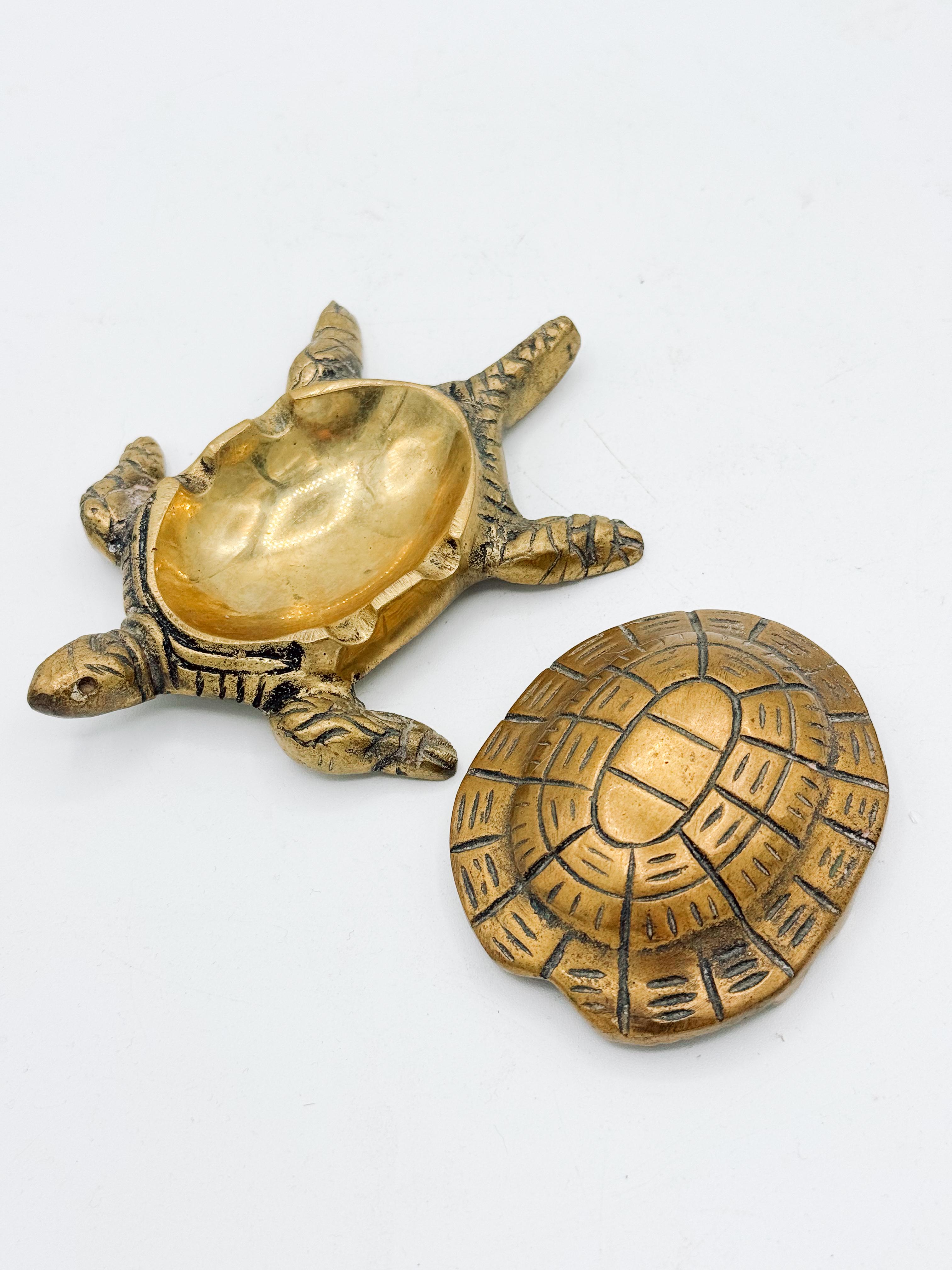 20ième siècle Mid-Century Brass Turtle Animal Ashtray with Detachable Shell — Two Available en vente