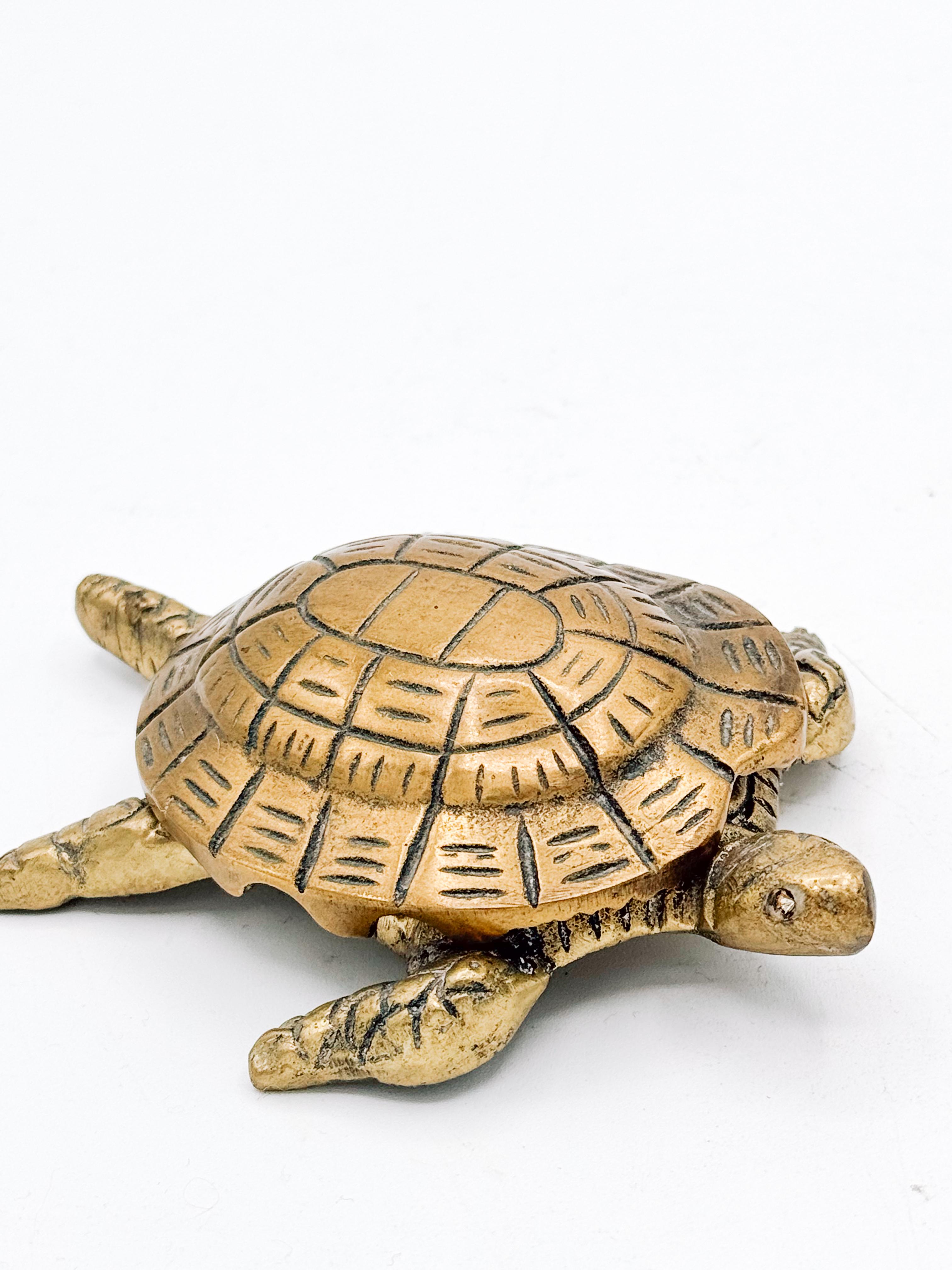 Mid-Century Brass Turtle Animal Ashtray with Detachable Shell — Two Available en vente 2