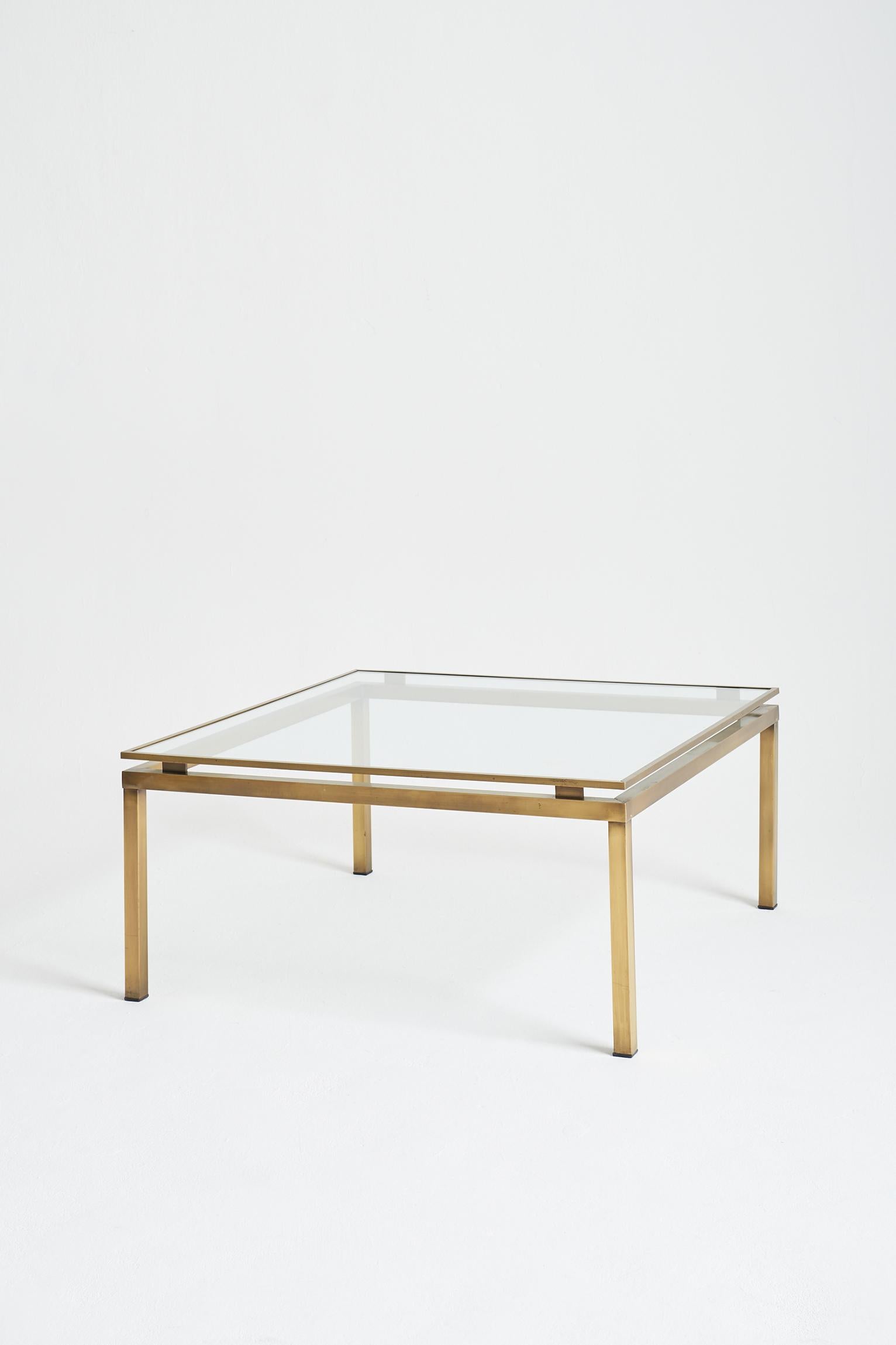 Mid-Century Brass Two-Tiered Coffee Table In Good Condition In London, GB